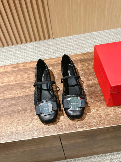 Ferragamo FAM Ballet Lace Flats, Black