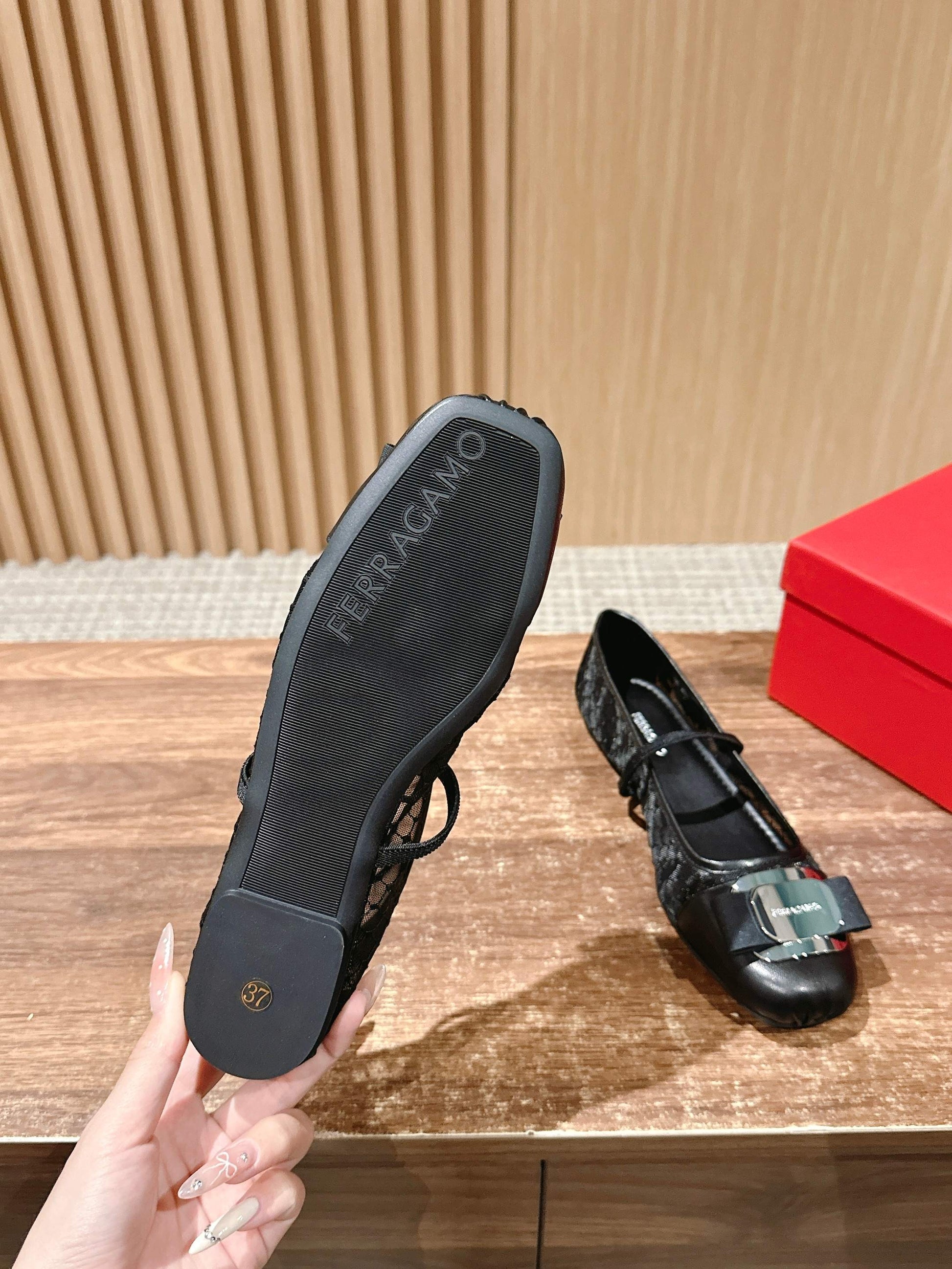 Ferragamo FAM Ballet Lace Flats, Black