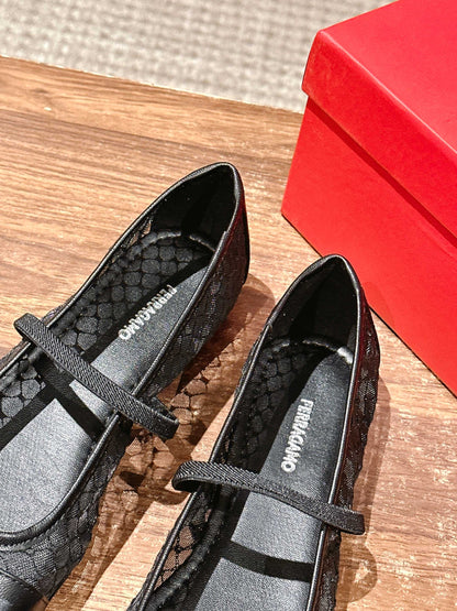 Ferragamo FAM Ballet Lace Flats, Black