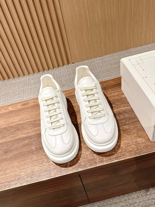 Alexander McQueen Trainer Sneakers, Off-white