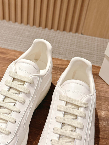 Alexander McQueen Trainer Sneakers, Off-white