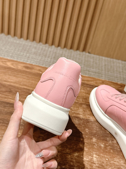 Alexander McQueen Trainer Sneakers, Pink