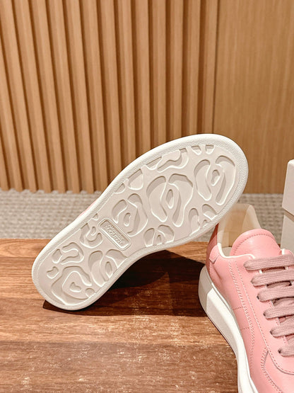 Alexander McQueen Trainer Sneakers, Pink