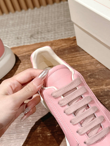 Alexander McQueen Trainer Sneakers, Pink