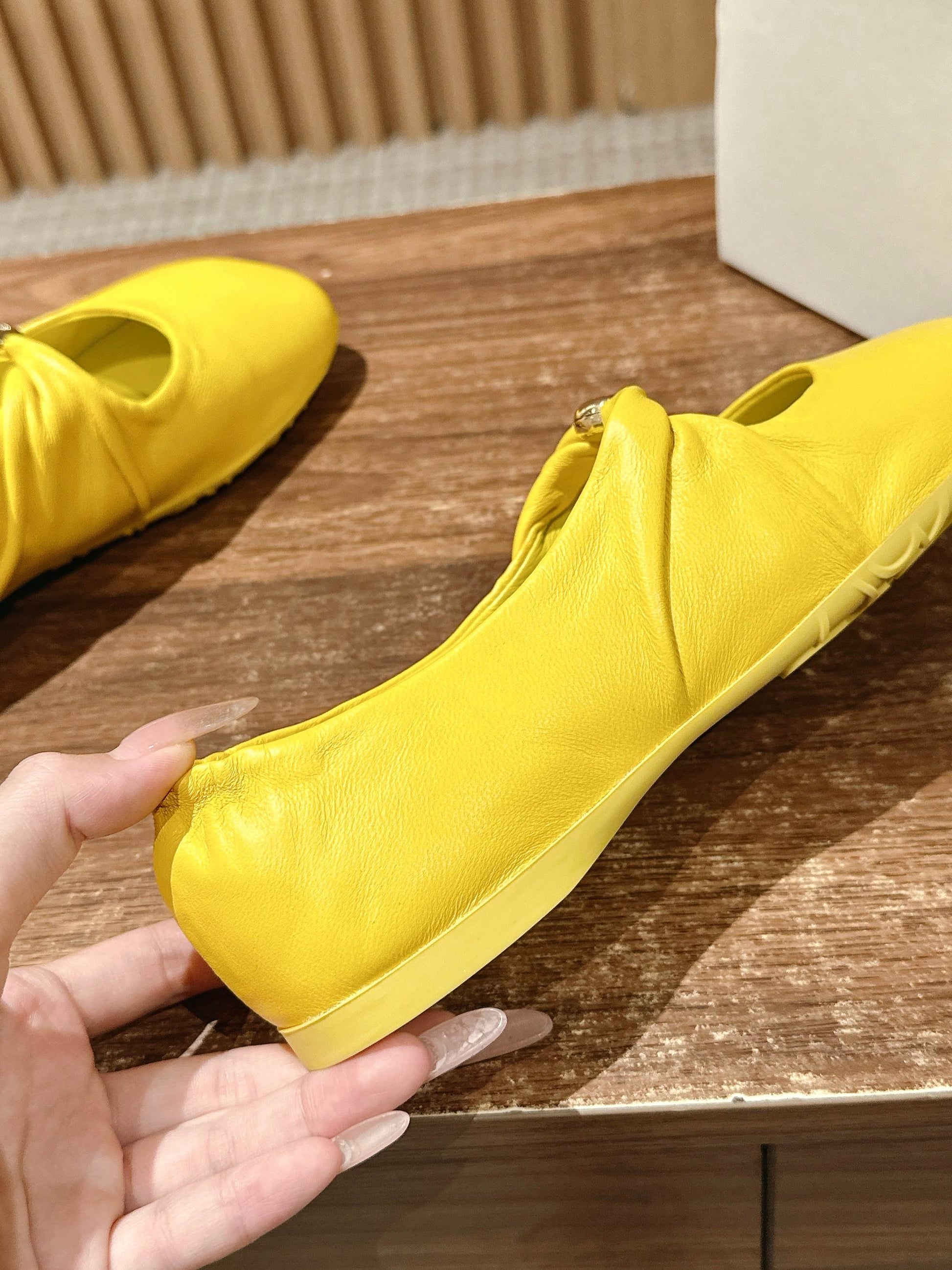 Loewe’s new “granny” pumps / grandma pumps, Yellow