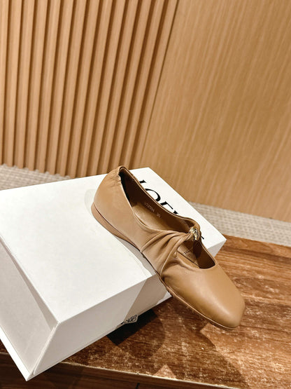 Loewe’s new “granny” pumps / grandma pumps, Beige