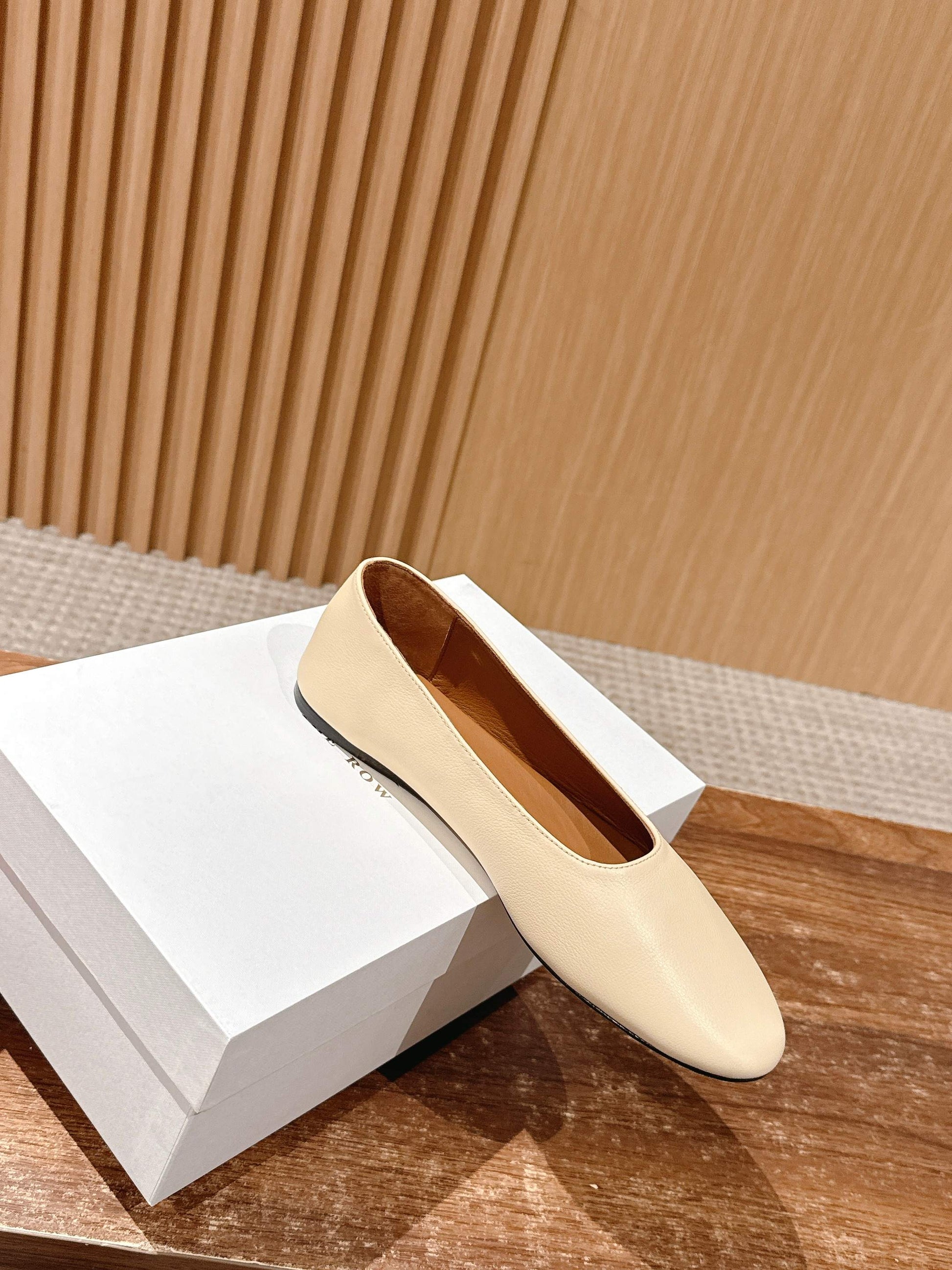 The Row Ballet Flats Low Cut Flats, Beige