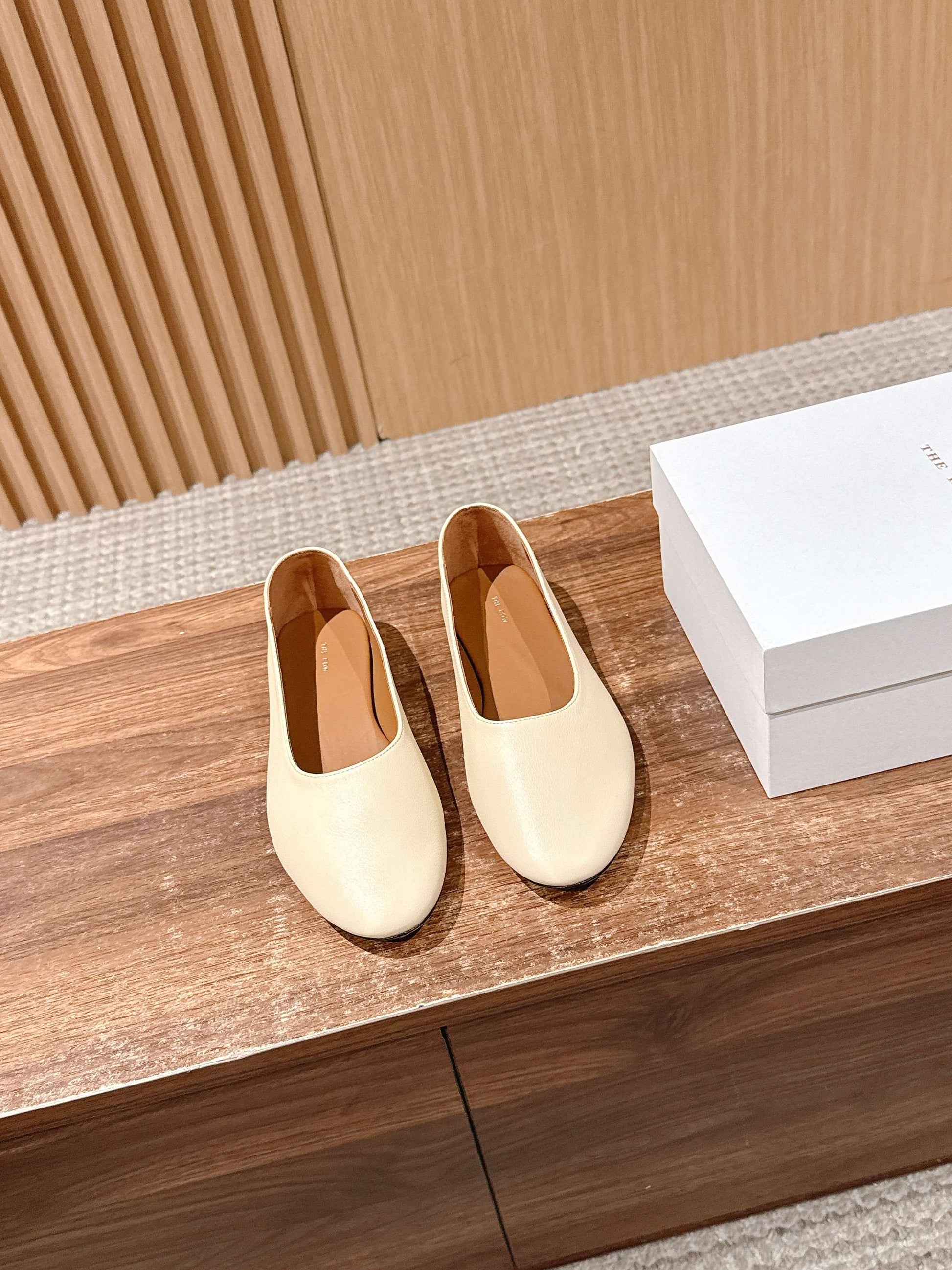 The Row Ballet Flats Low Cut Flats, Beige