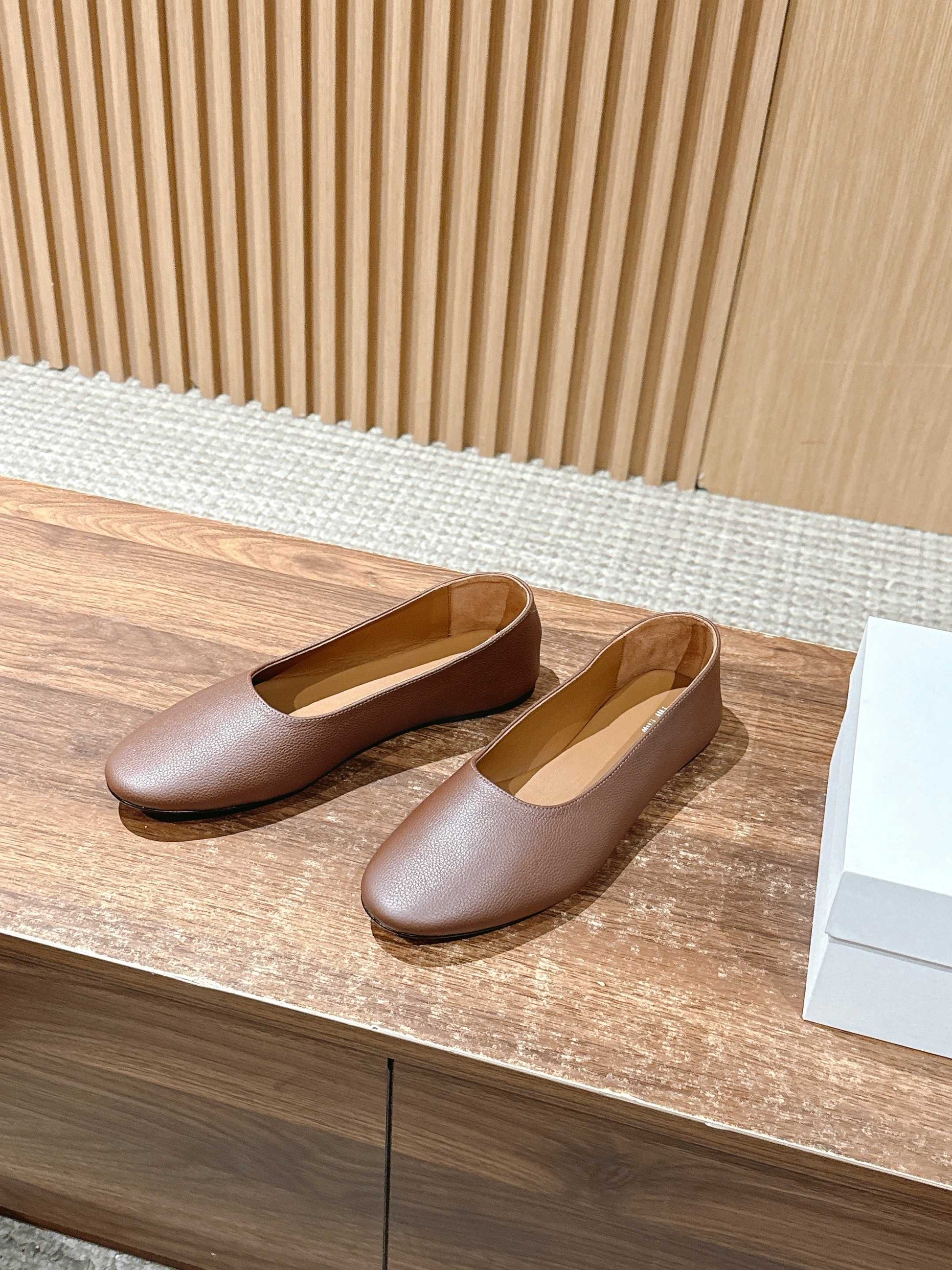 The Row Ballet Flats Low Cut Flats, Brown