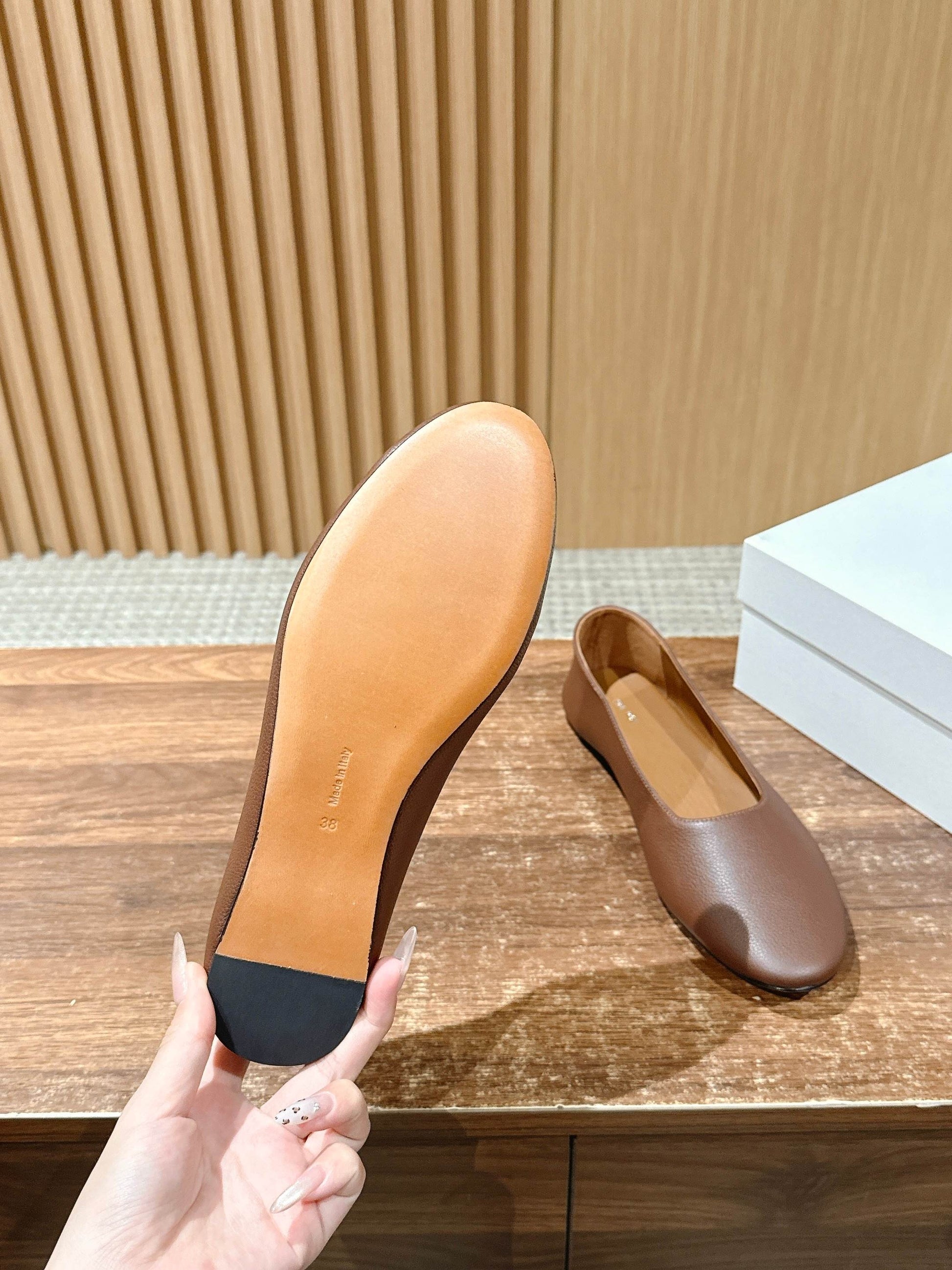 The Row Ballet Flats Low Cut Flats, Brown