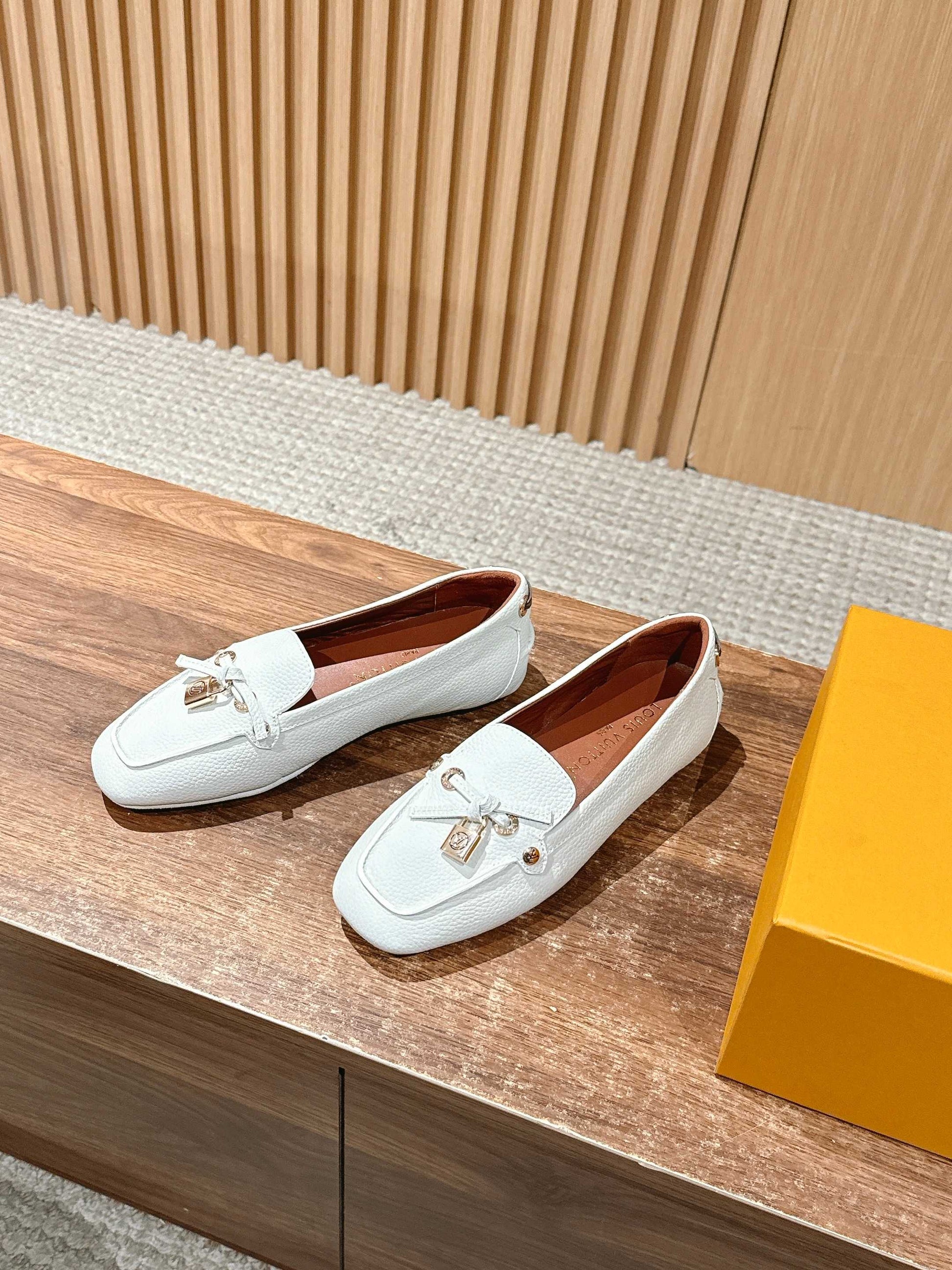 LV Flat-bottomed loafer driving shoes, White