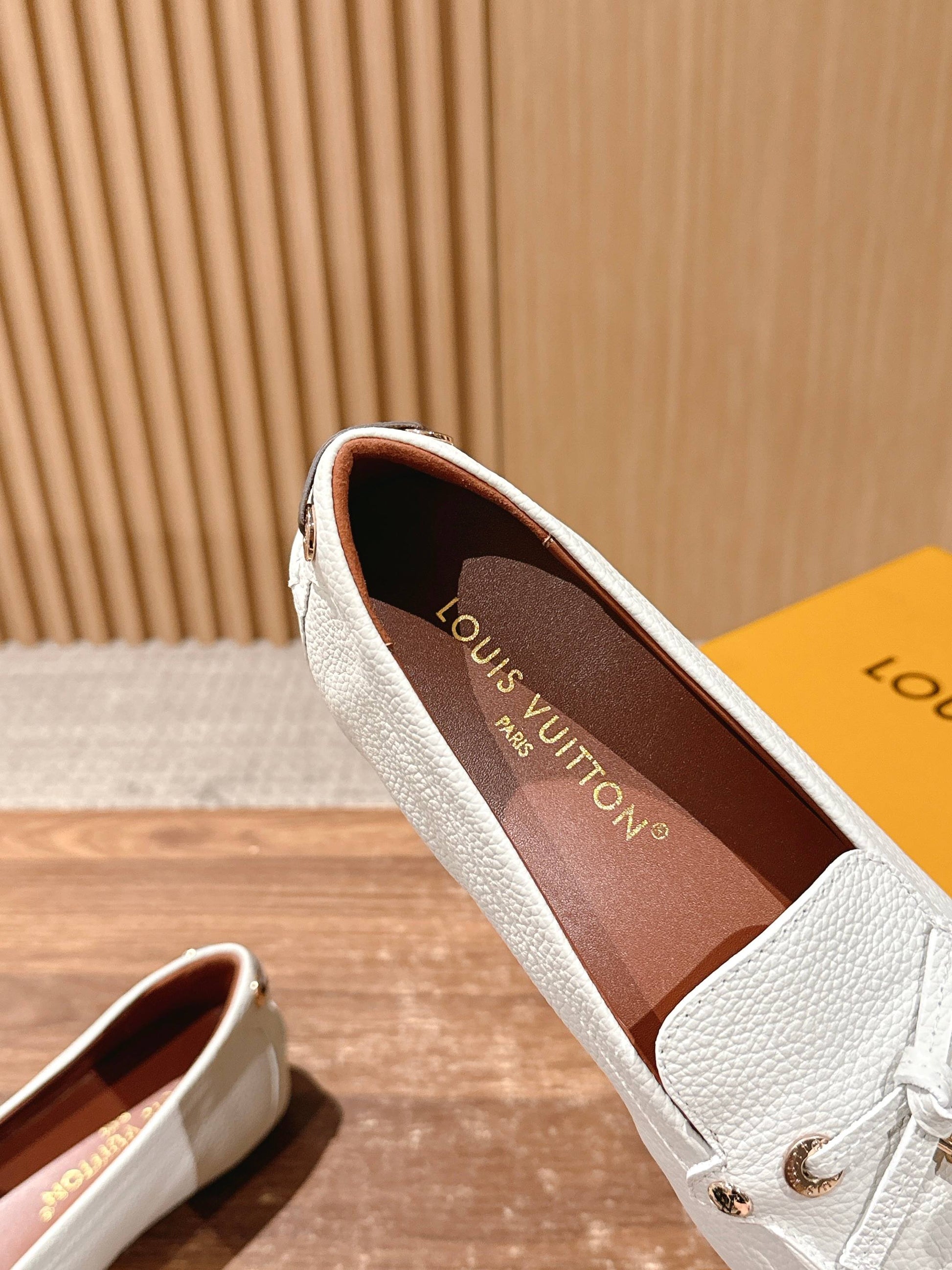 LV Flat-bottomed loafer driving shoes, White