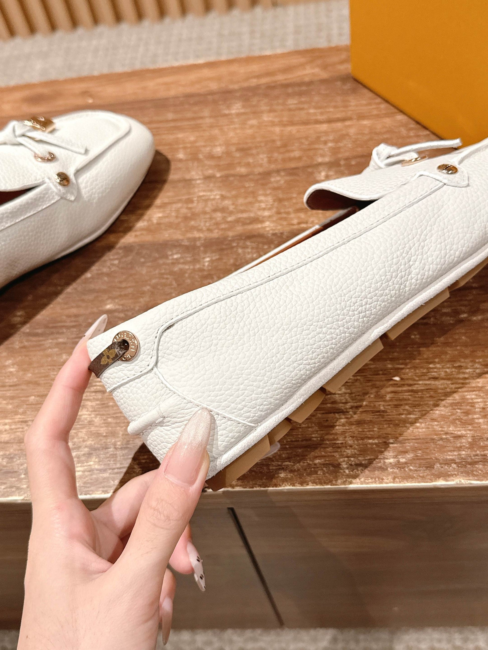 LV Flat-bottomed loafer driving shoes, White