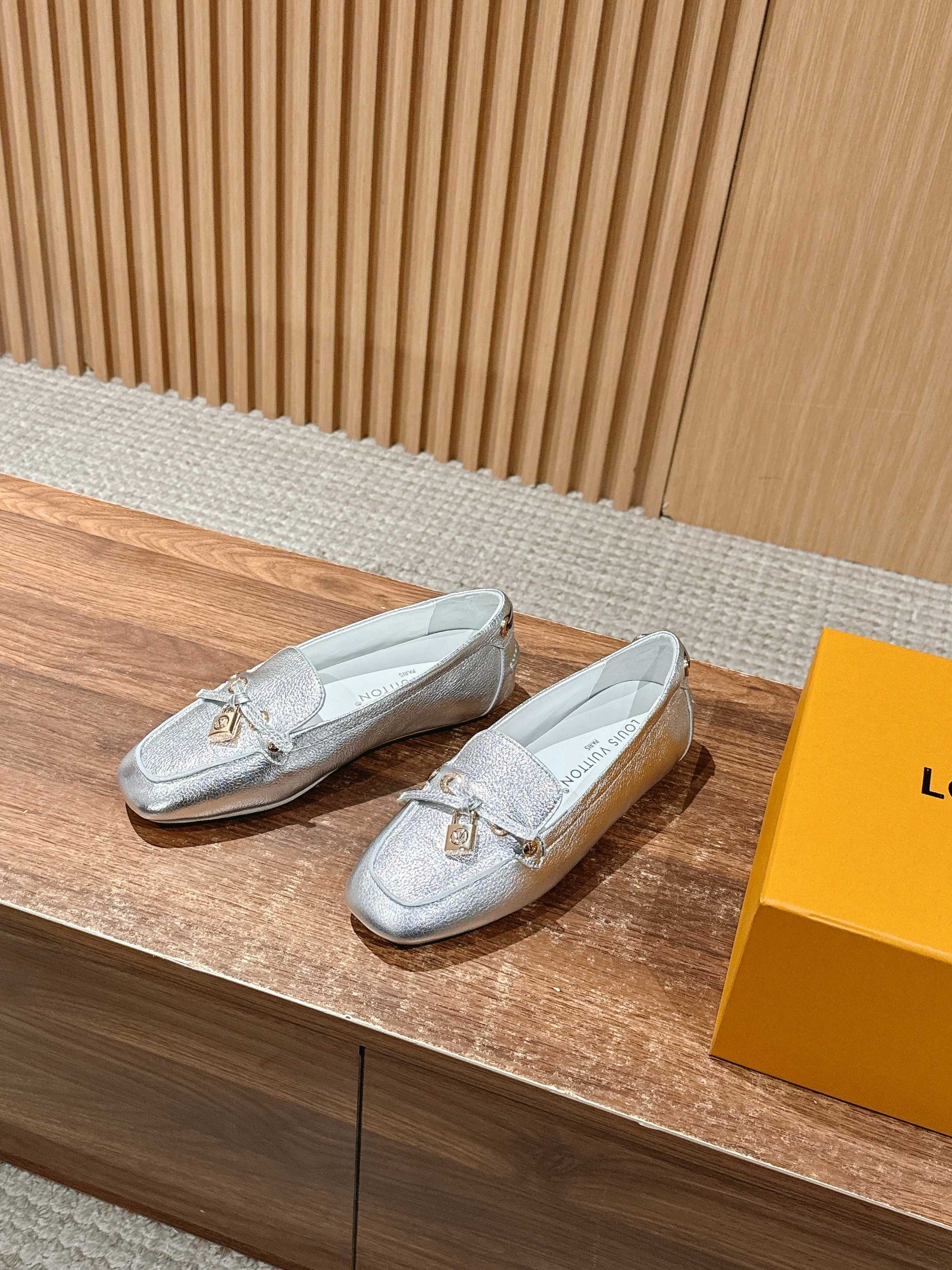 LV Flat-bottomed loafer driving shoes, Silver