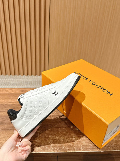 LV Rivoli, White with Black Tail