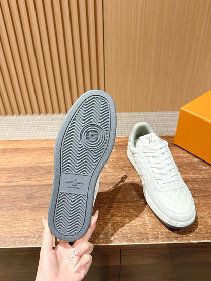 LV Rivoli, White with Light Green