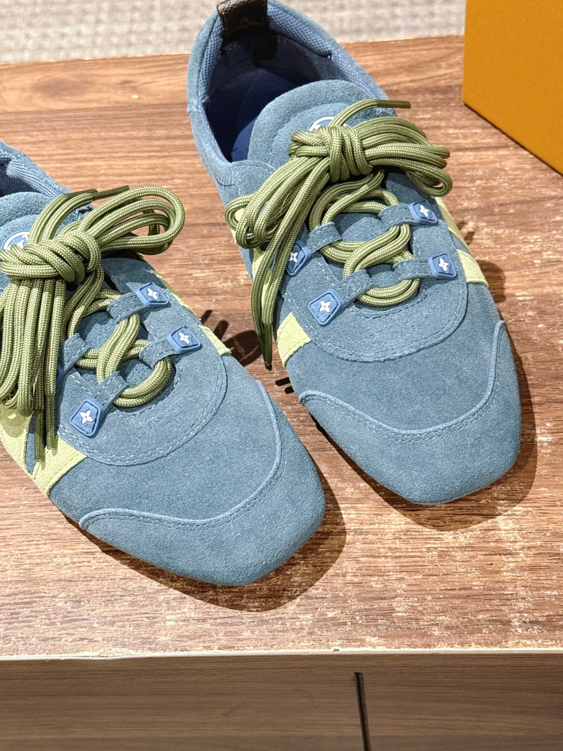 LV SNEAKRINA New Series 06