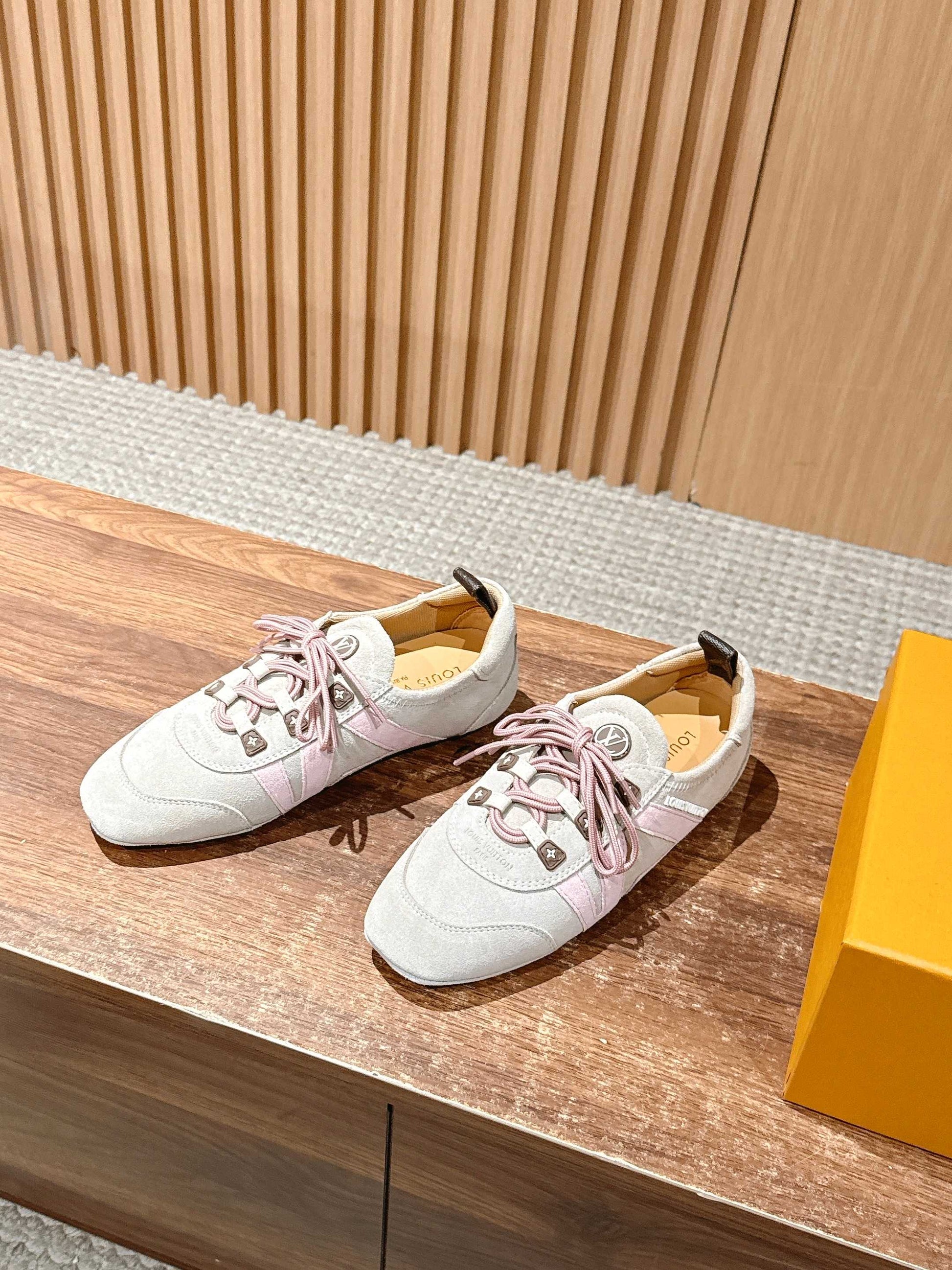 LV SNEAKRINA New Series 05