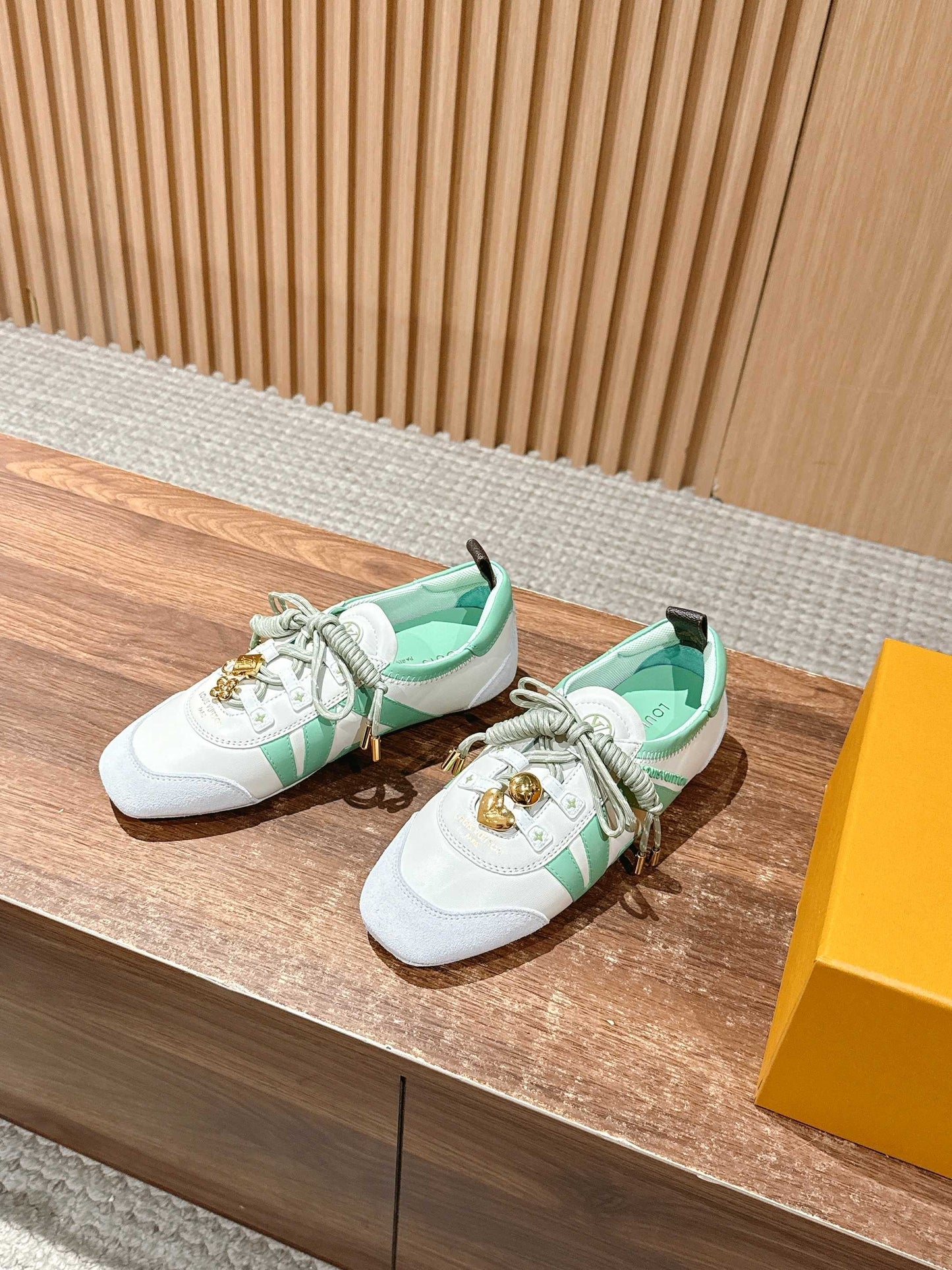 LV SNEAKRINA New Series 07