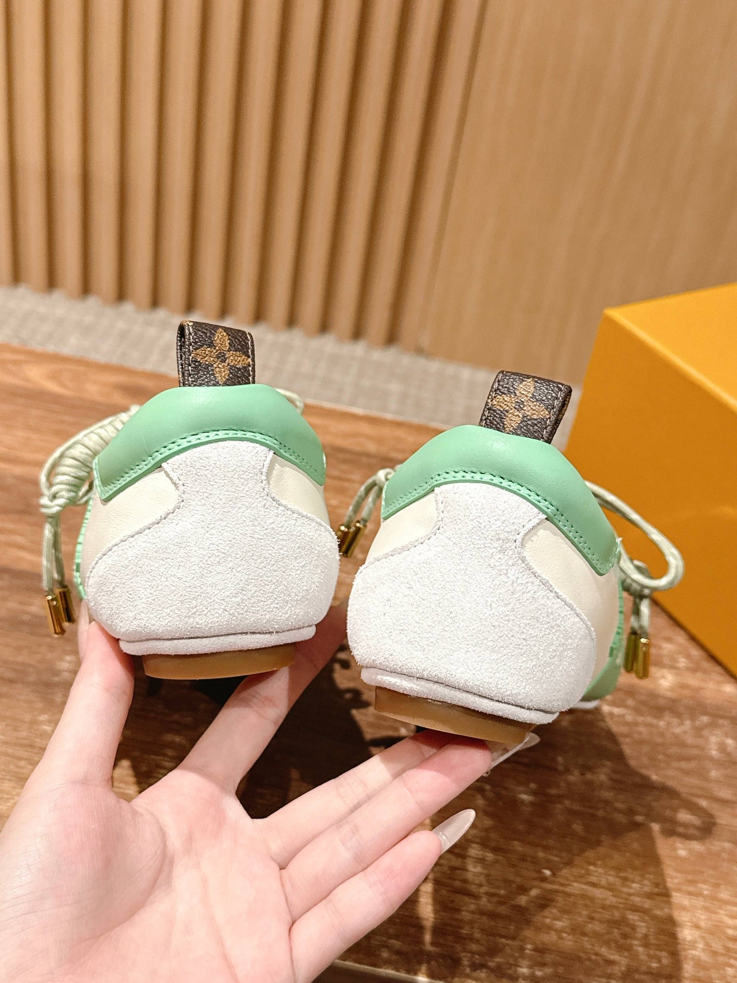 LV SNEAKRINA New Series 07