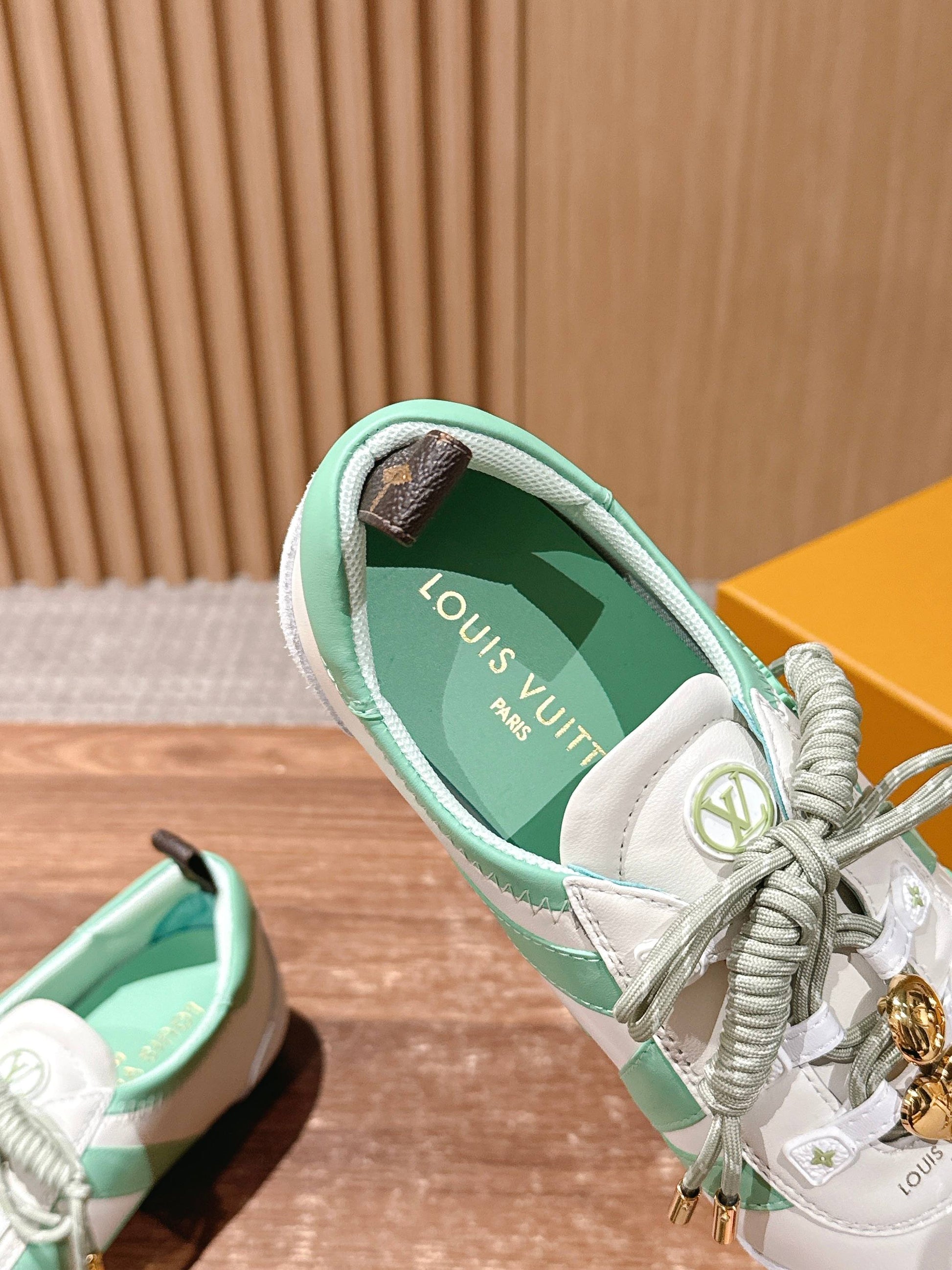 LV SNEAKRINA New Series 07