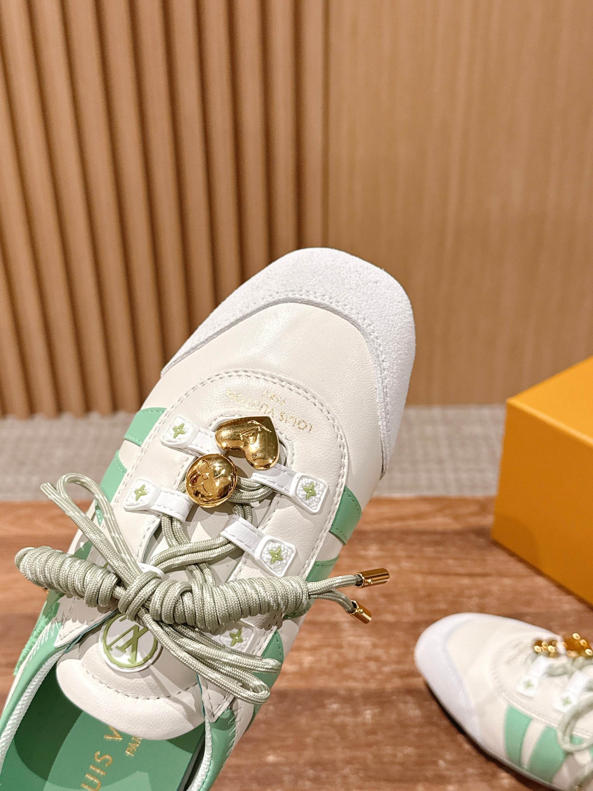 LV SNEAKRINA New Series 07