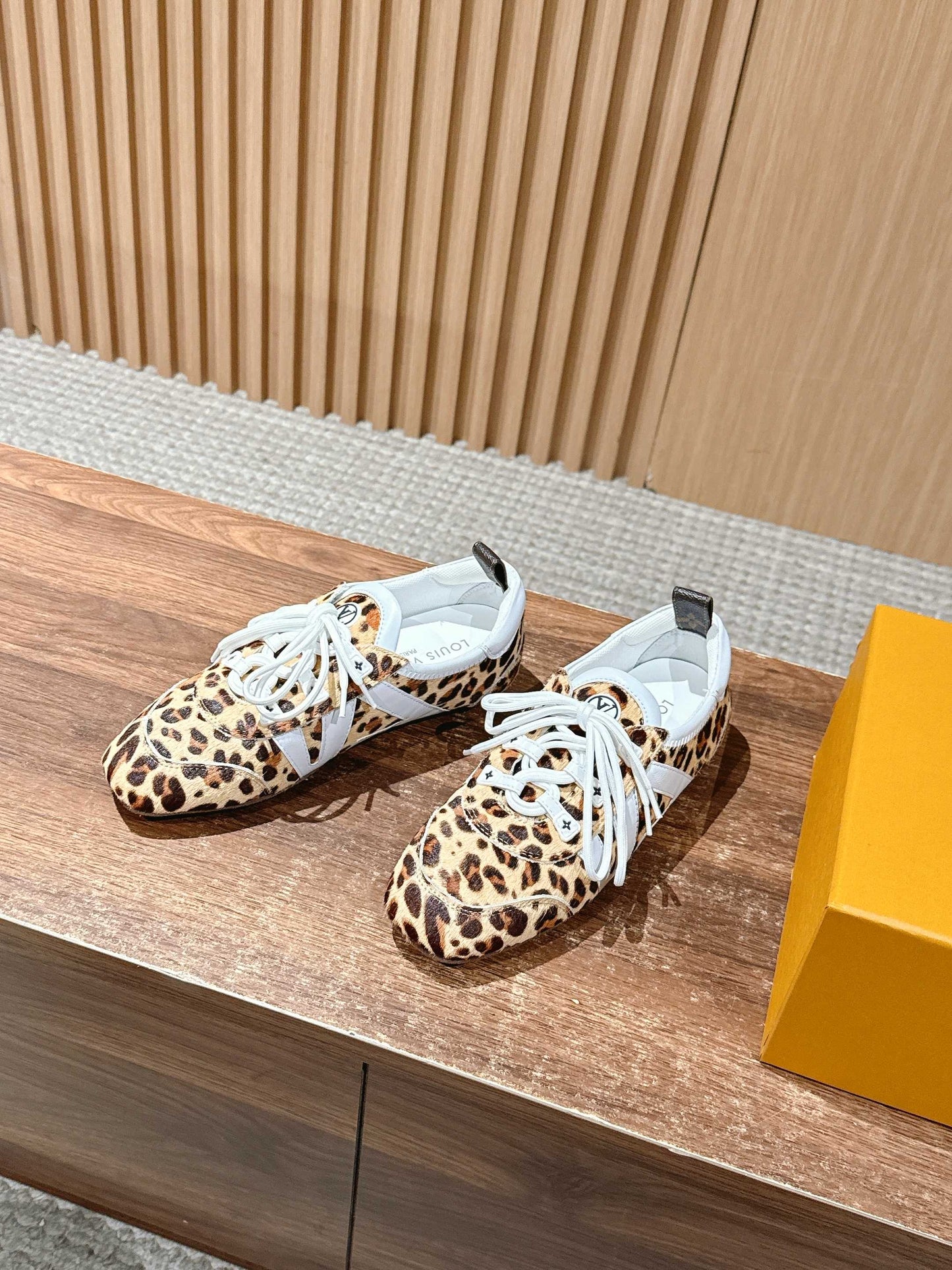 LV SNEAKRINA New Series 02