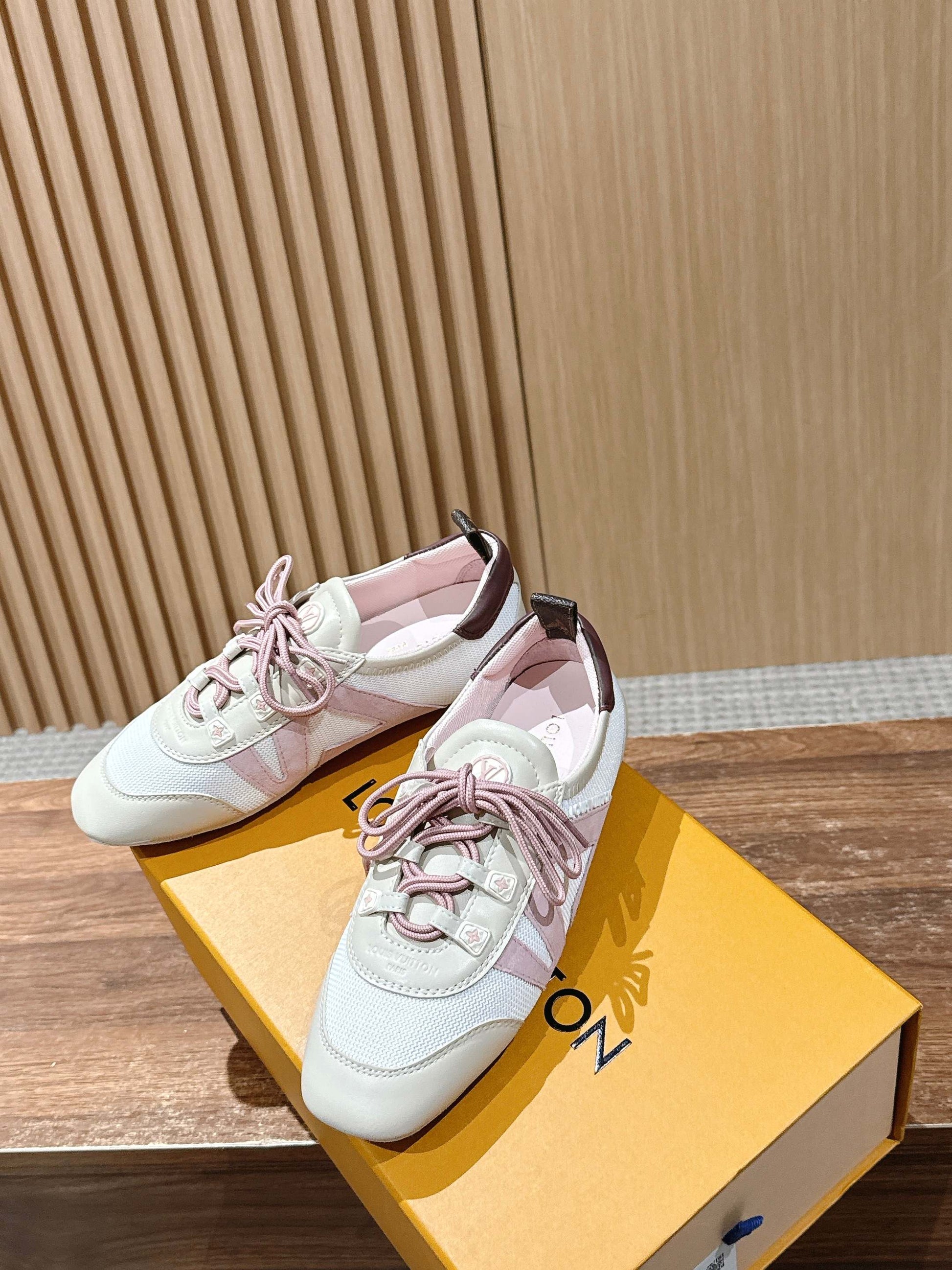 LV SNEAKRINA New Series 01