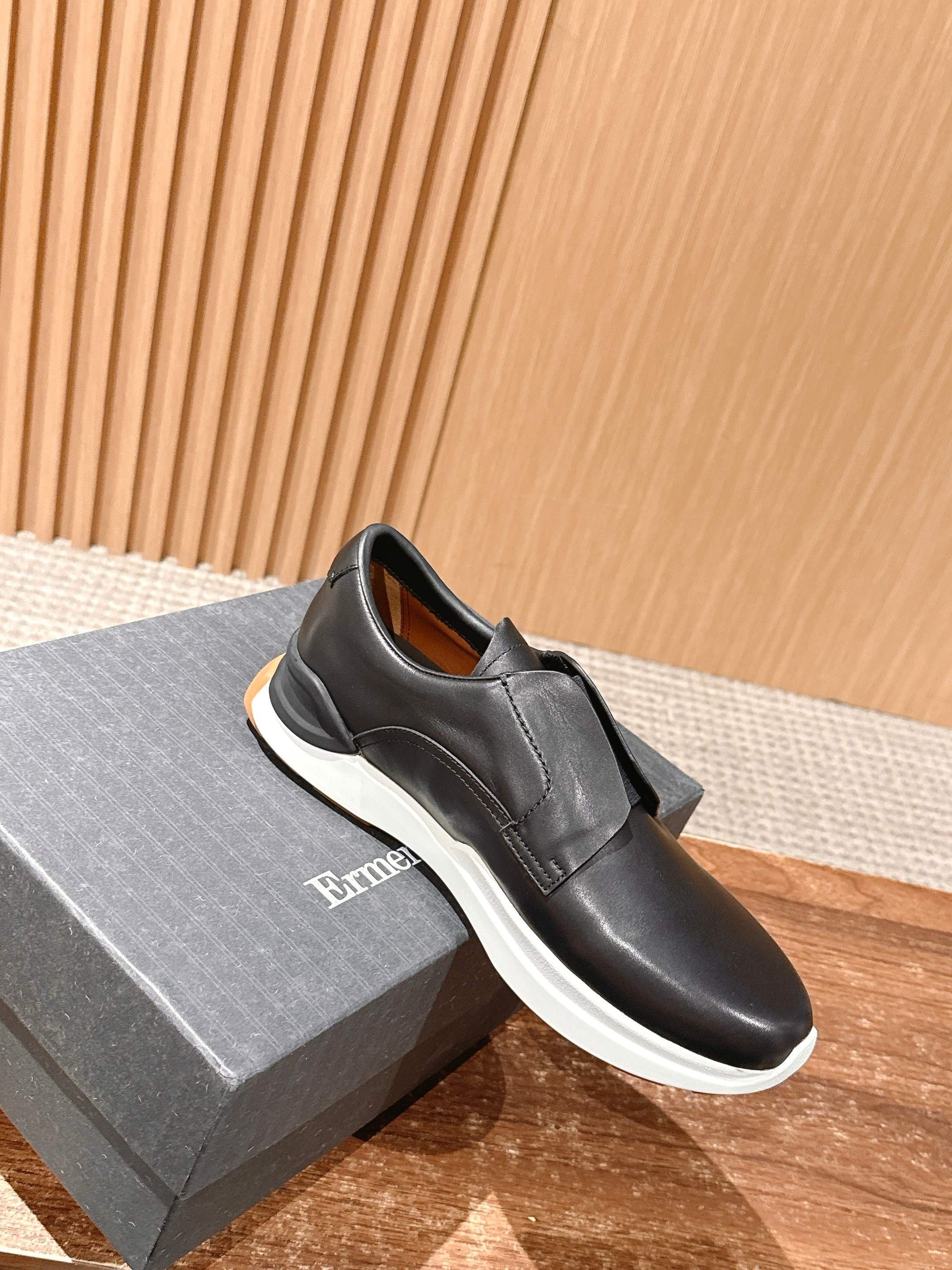 Ermenegildo Zegna Milano Elastic-Gore Derby, Black