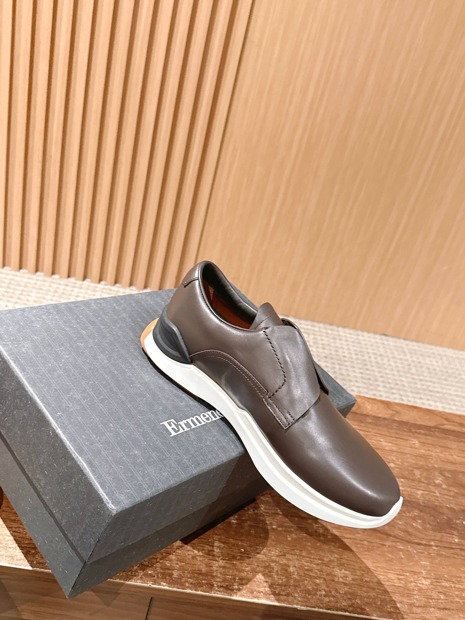 Ermenegildo Zegna Milano Elastic-Gore Derby, Brown