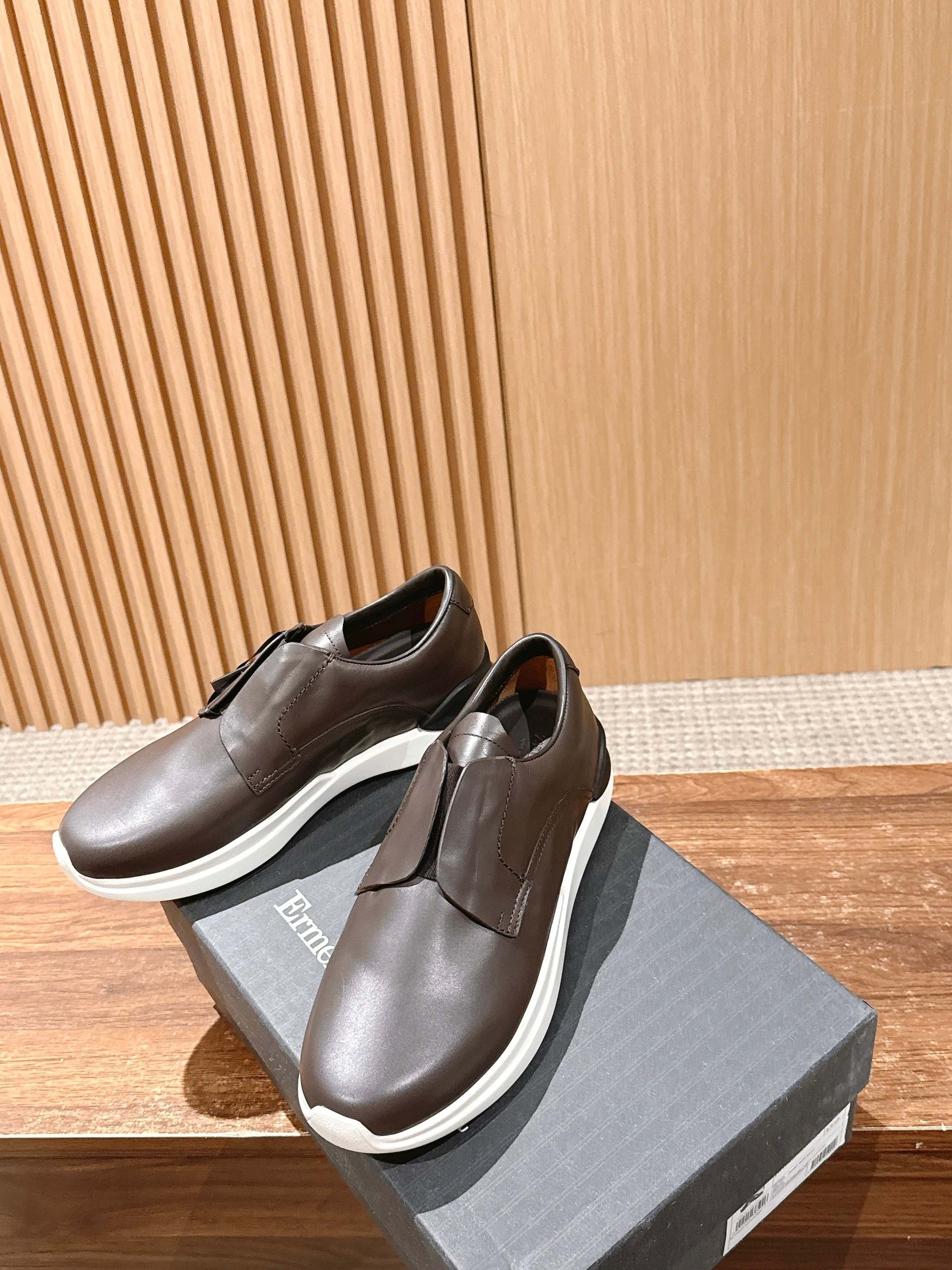 Ermenegildo Zegna Milano Elastic-Gore Derby, Brown