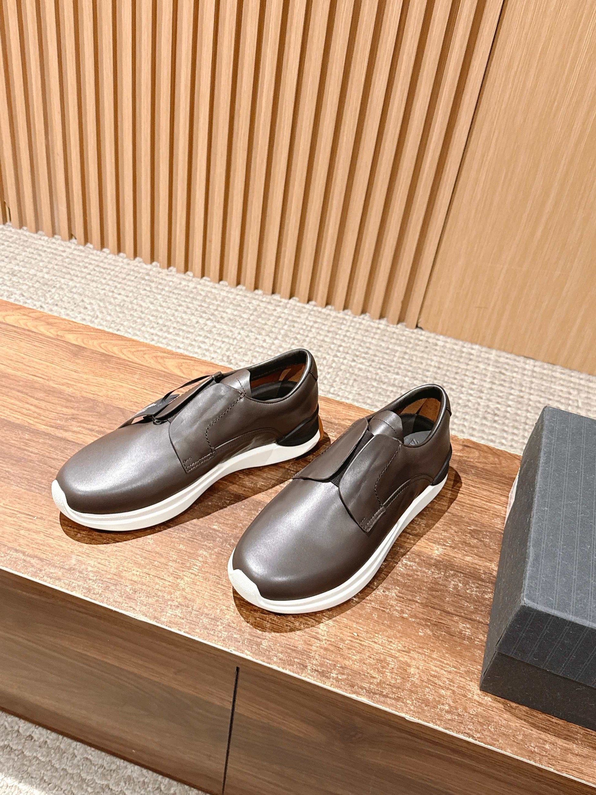 Ermenegildo Zegna Milano Elastic-Gore Derby, Brown