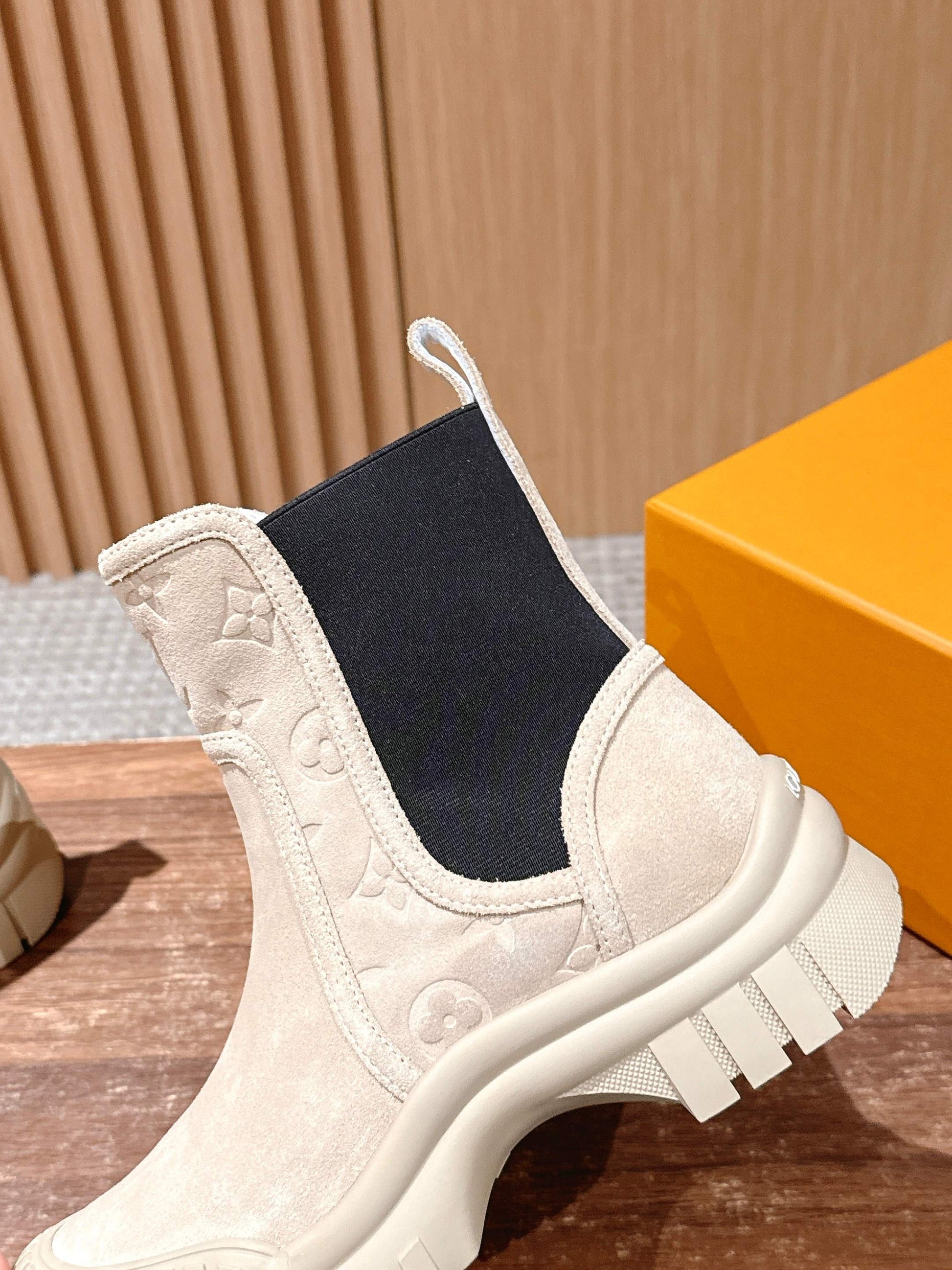 LV Ruby Ankle Boot, Suede Sand