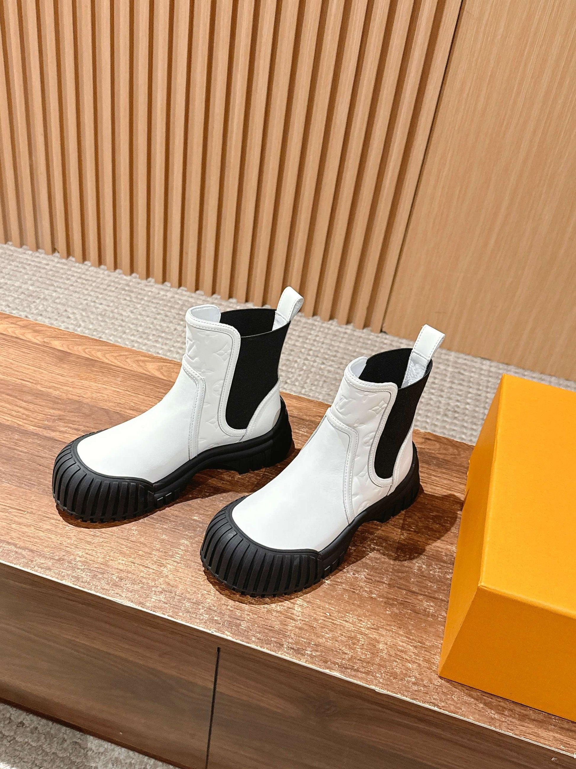 LV Ruby Ankle Boot, Suede White