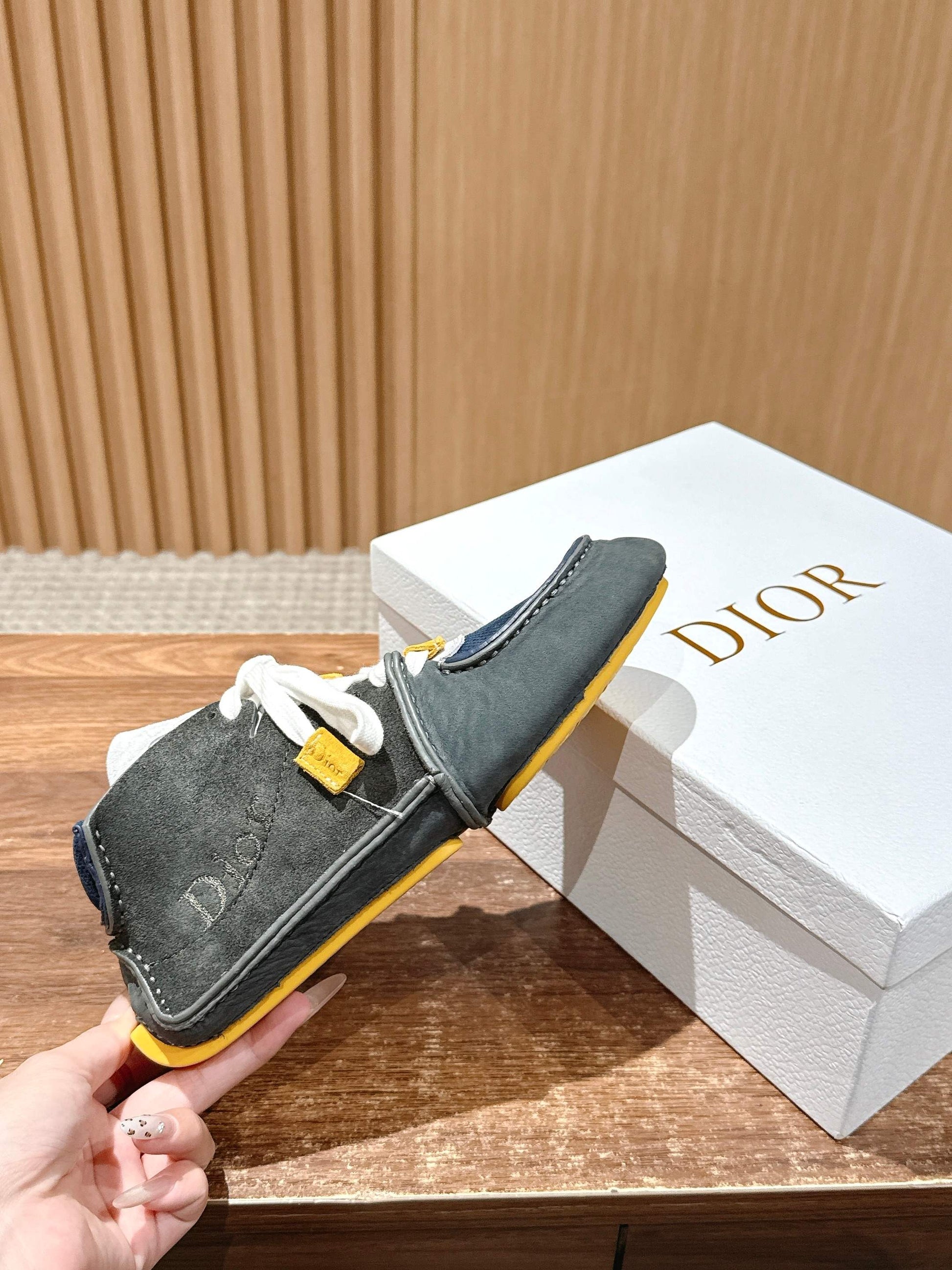 Dior Roadie Sneakers, High-Top 02