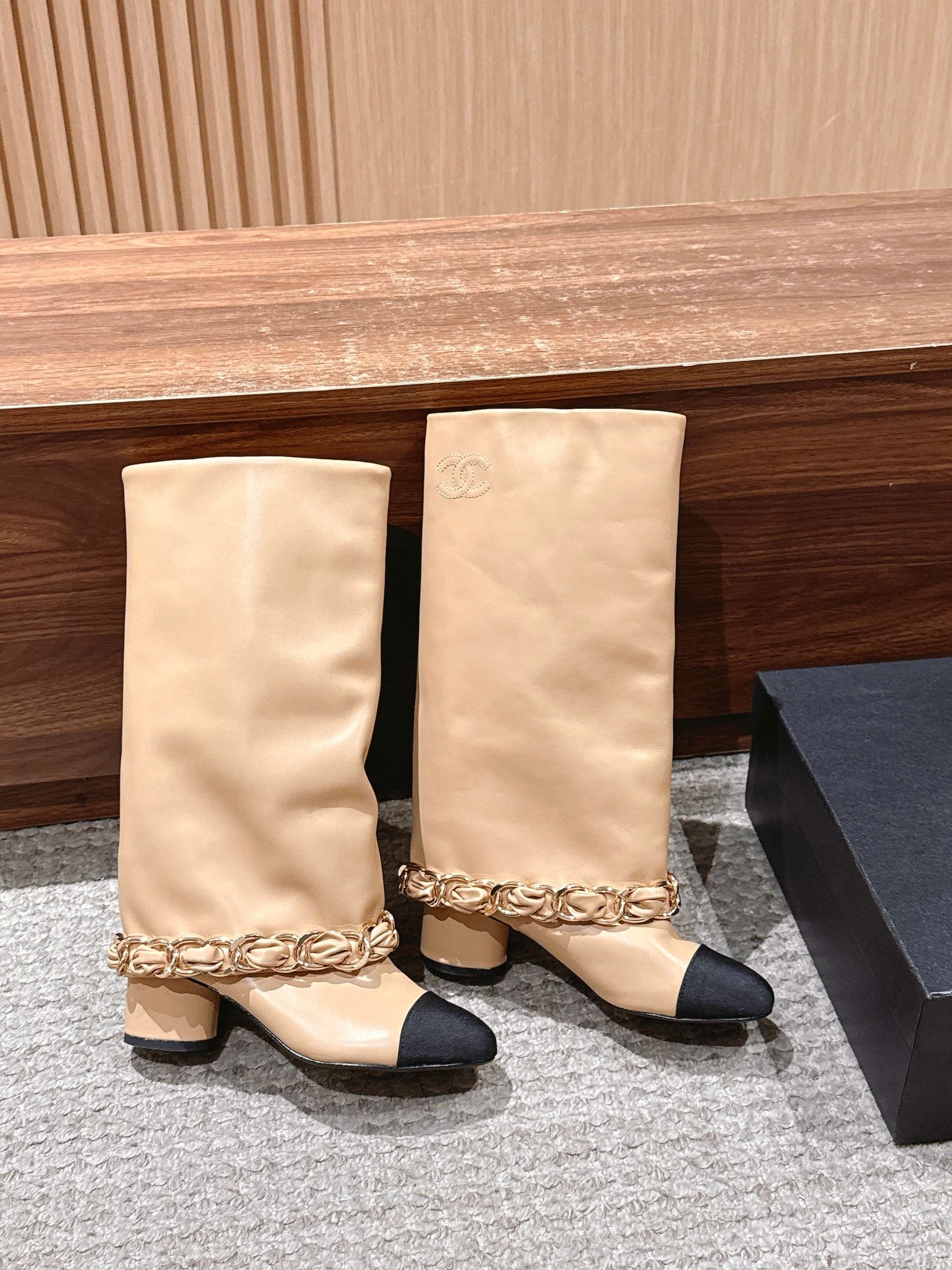 CHANEL Chanel New Chain Rider Boots, Beige