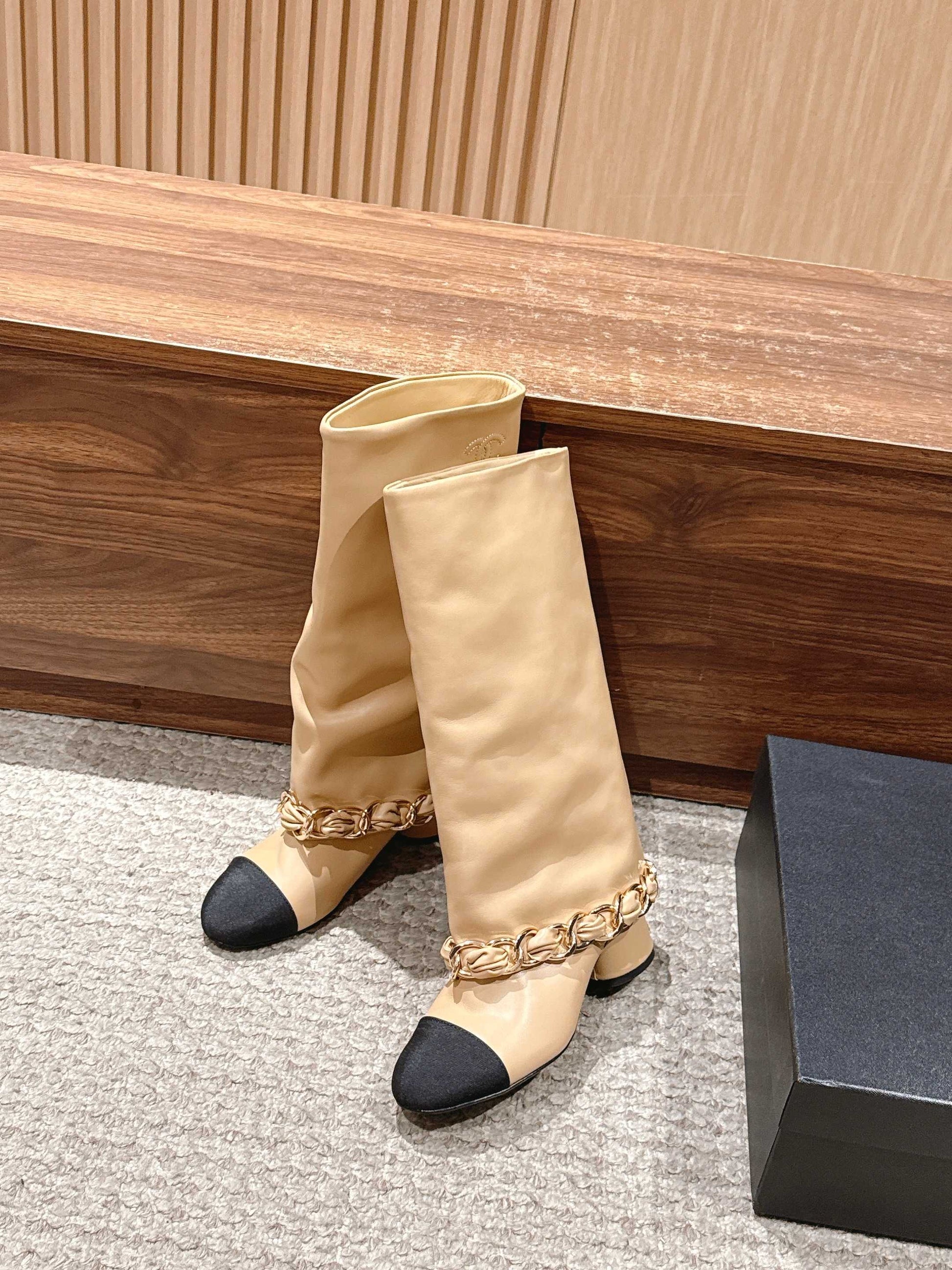 CHANEL Chanel New Chain Rider Boots, Beige