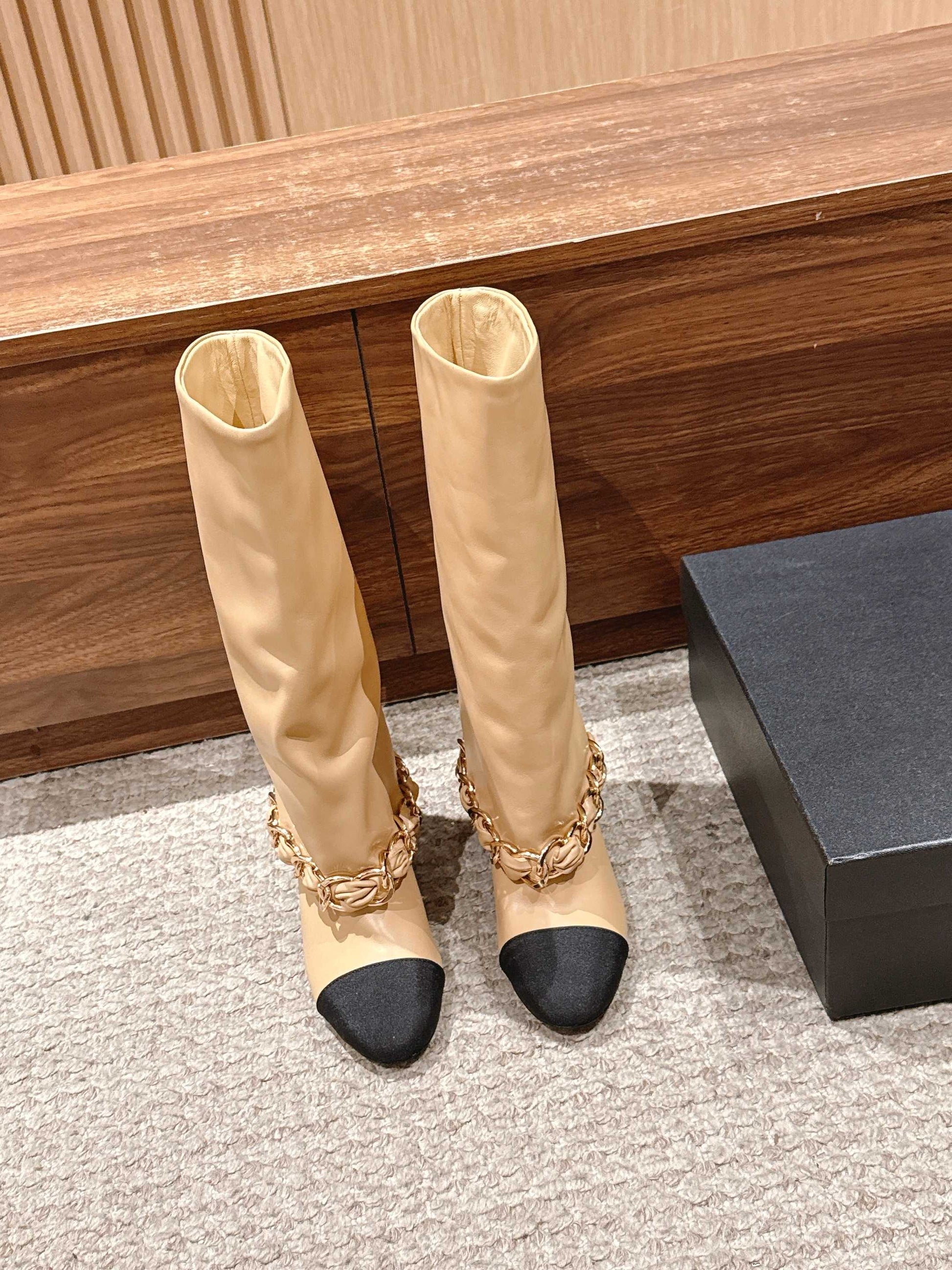 CHANEL Chanel New Chain Rider Boots, Beige