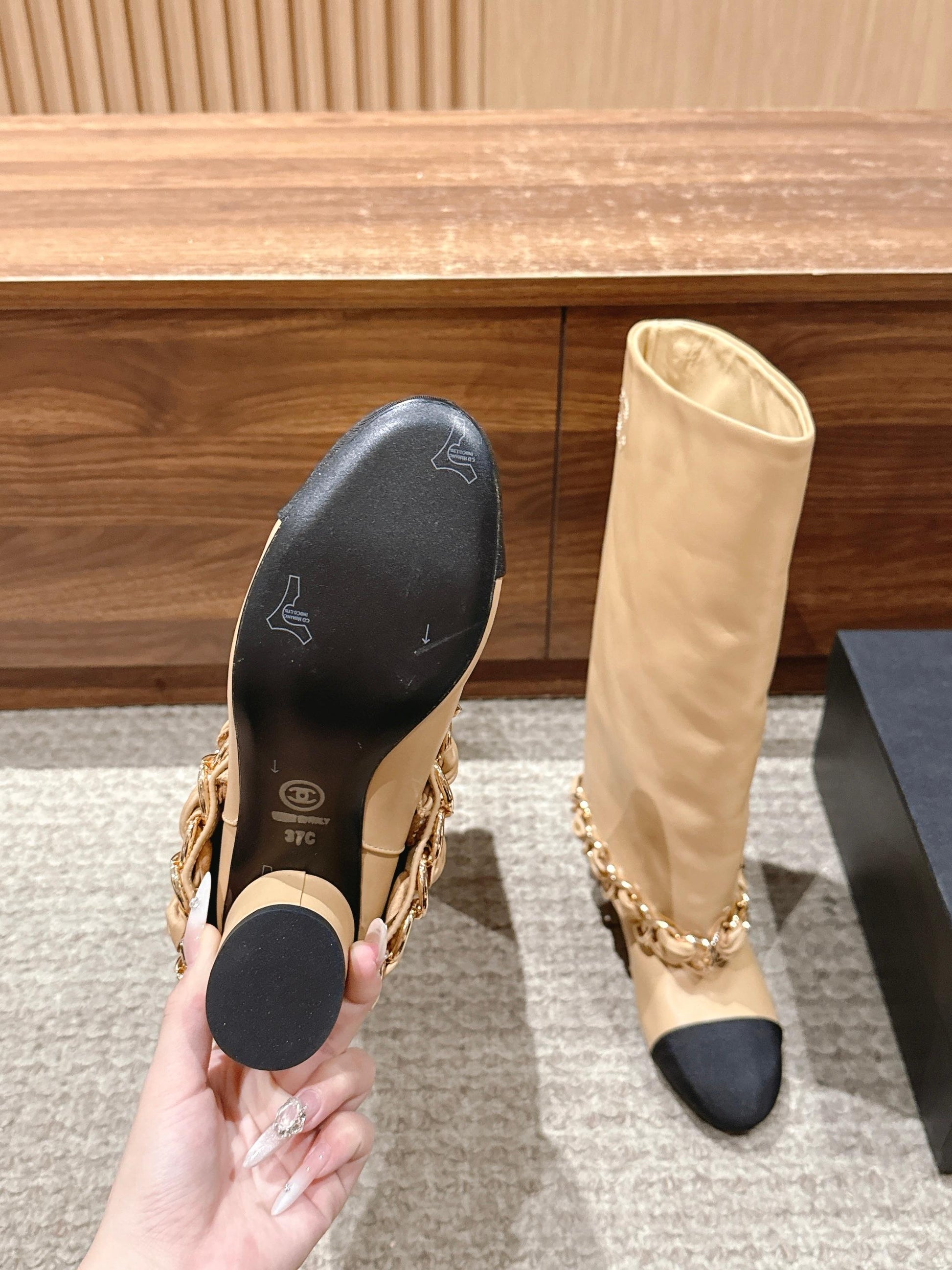 CHANEL Chanel New Chain Rider Boots, Beige