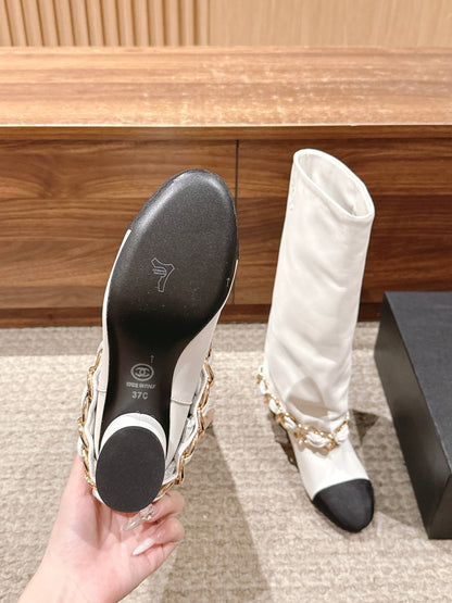 CHANEL Chanel New Chain Rider Boots, White