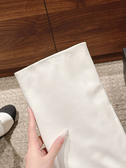 CHANEL Chanel New Chain Rider Boots, White