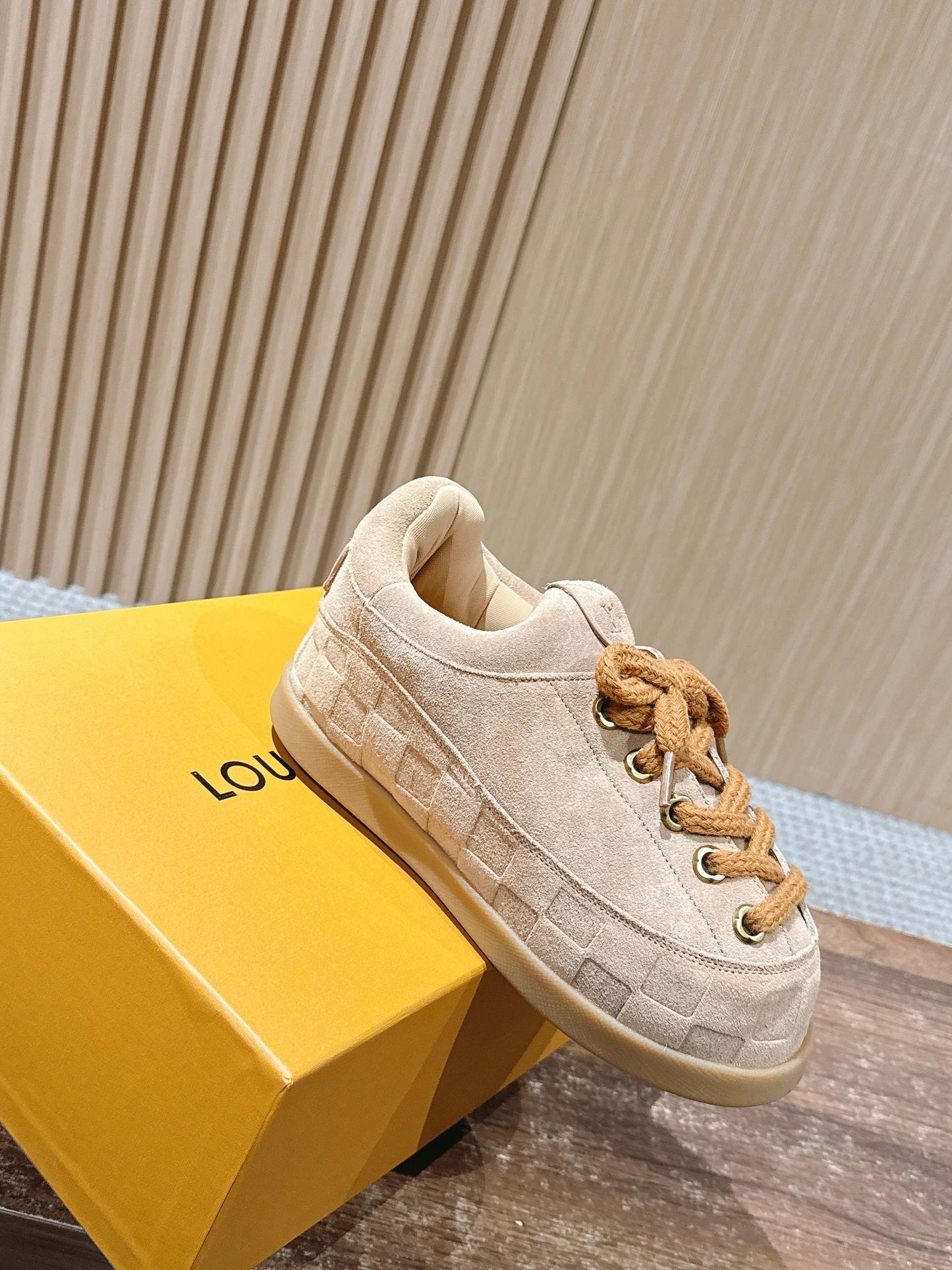 LV Nigo Yeti FW25, Beige