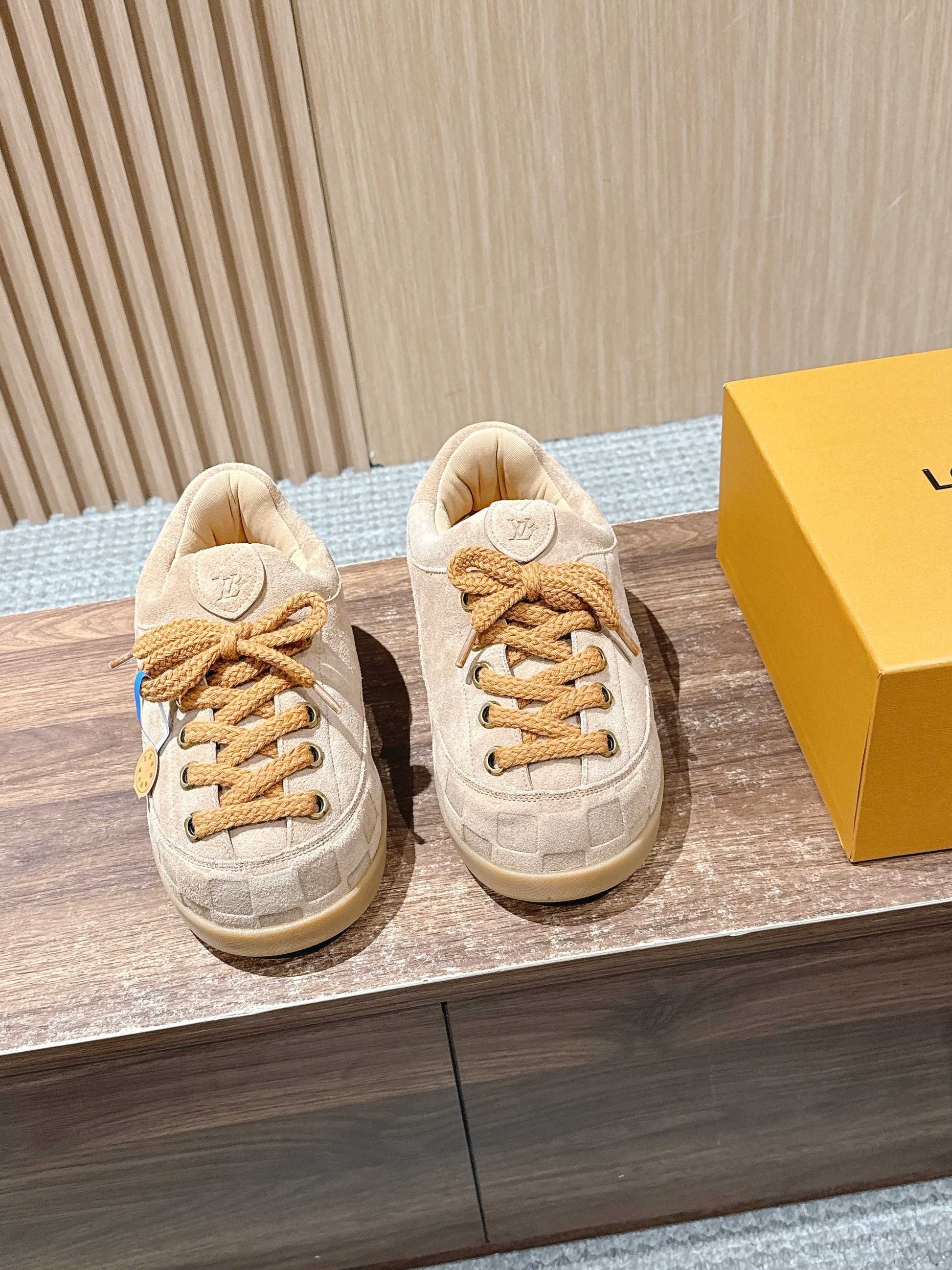 LV Nigo Yeti FW25, Beige