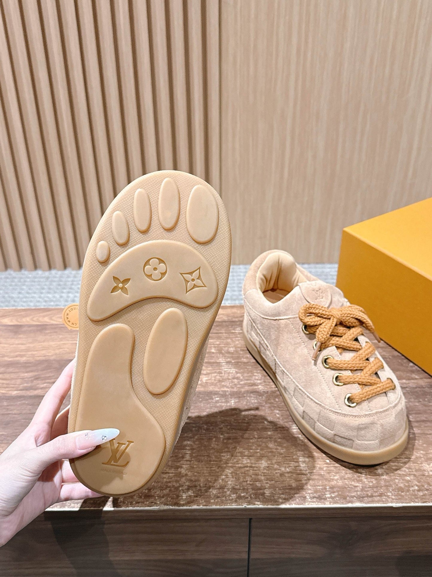 LV Nigo Yeti FW25, Beige