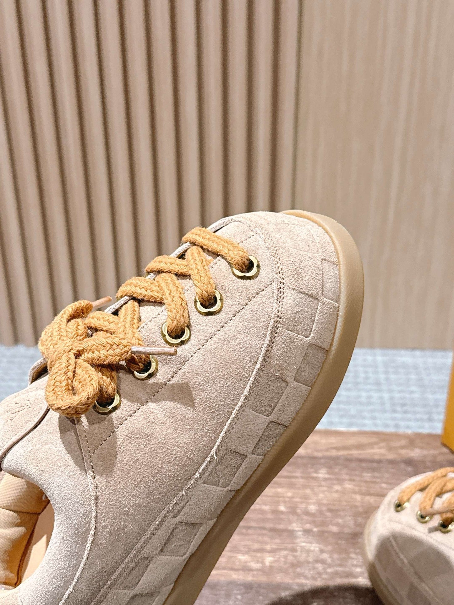 LV Nigo Yeti FW25, Beige