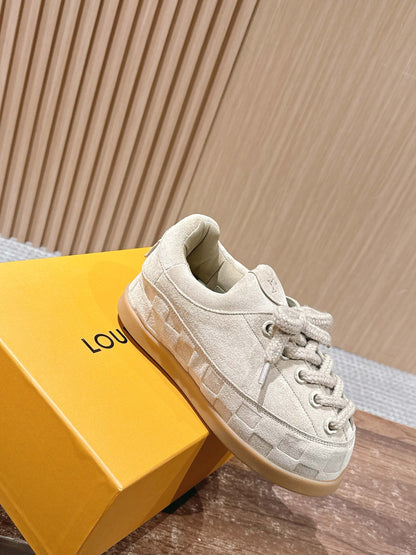 LV Nigo Yeti FW25, Sand