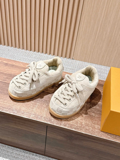 LV Nigo Yeti FW25, Sand