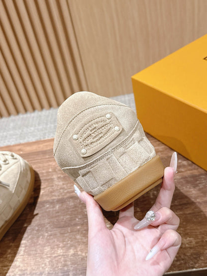 LV Nigo Yeti FW25, Sand