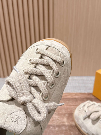 LV Nigo Yeti FW25, Sand