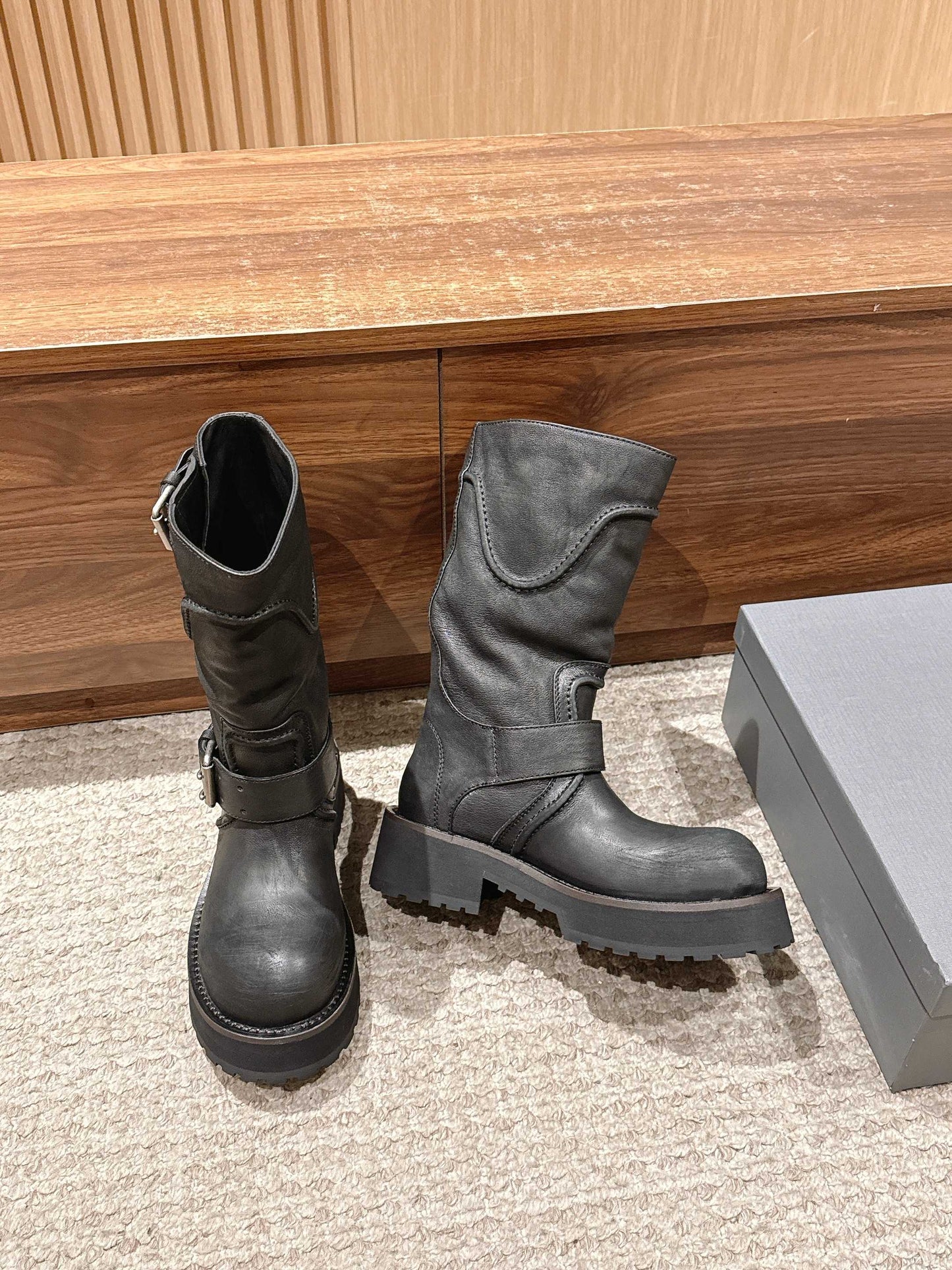 Balenciaga Must-Have for Cool-Girls , Dark-Style Venom Boots